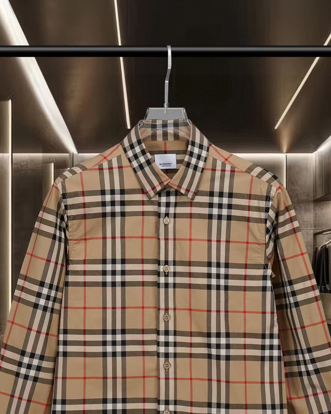 Burberry Signature Check Long-Sleeved Shirt in Cotton Poplin