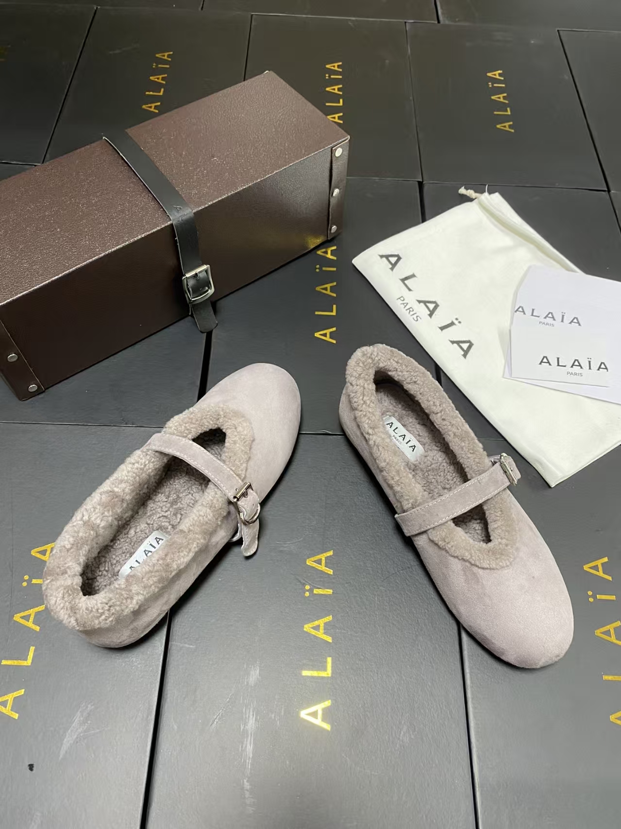 Alaïa Fall Winter New Arrival Grey Wool Mary Jane Ballet Flats | Buckled Slip-Ons