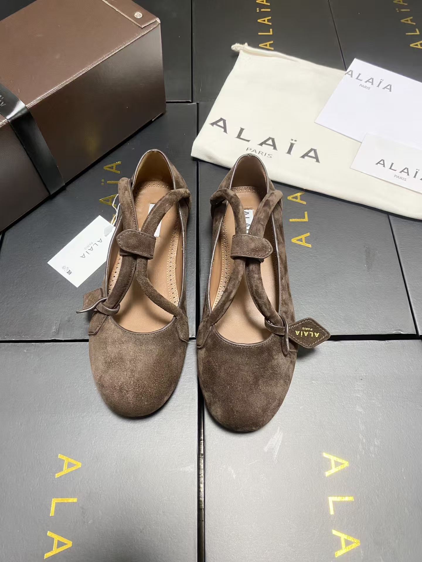 Alaïa Mocha Ballet Flats | Leather Gathered-Toe Slip-Ons