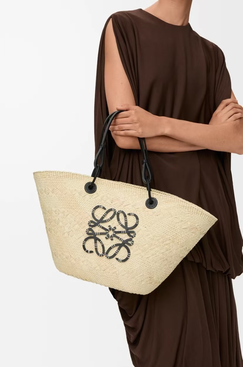 LOEWE Medium Basket Bag - Woven Iraka Palm Fibre, Calfskin Trim, Natural/Black