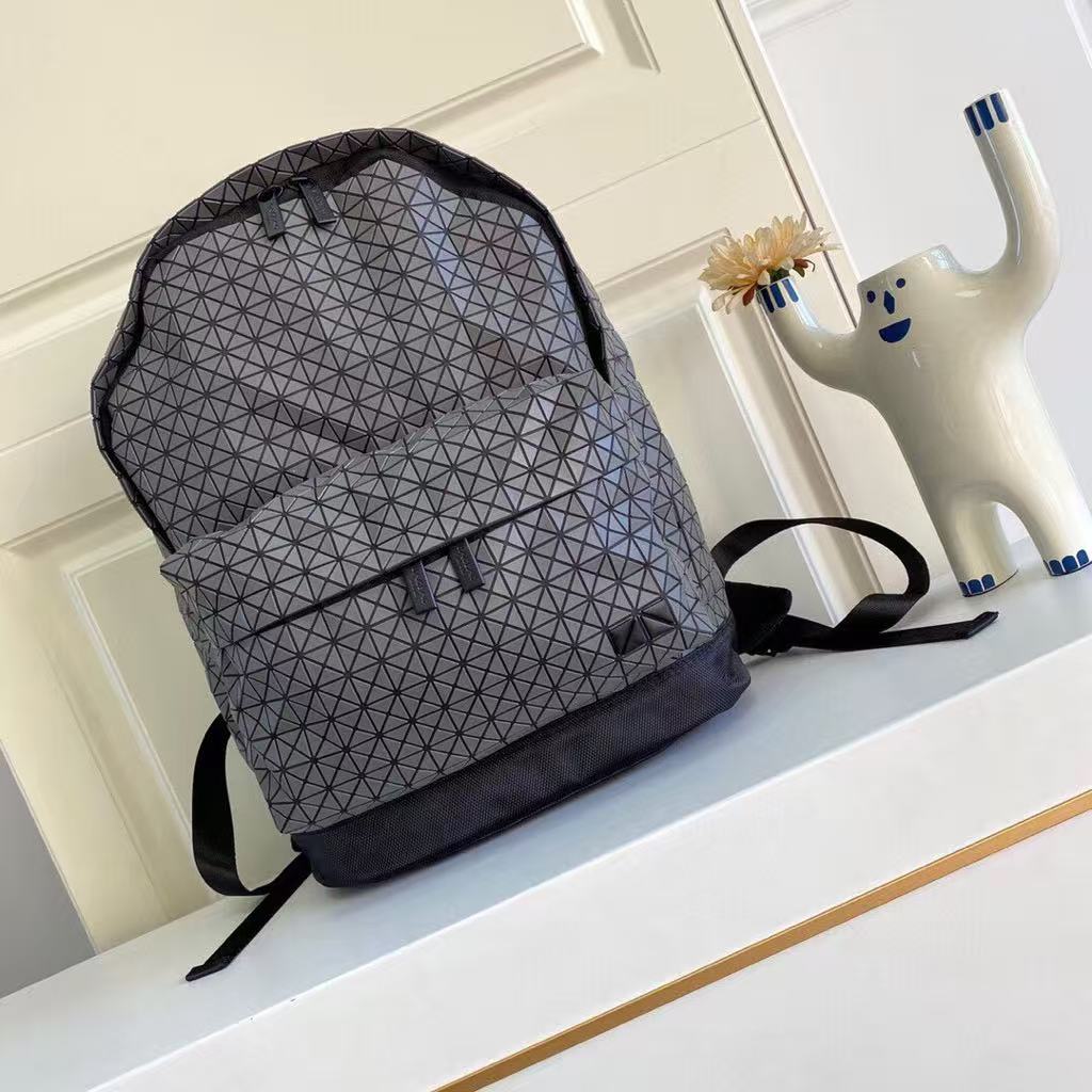 BAO BAO ISSEY MIYAKE Loop Backpack | The Foldable Geometric Essential