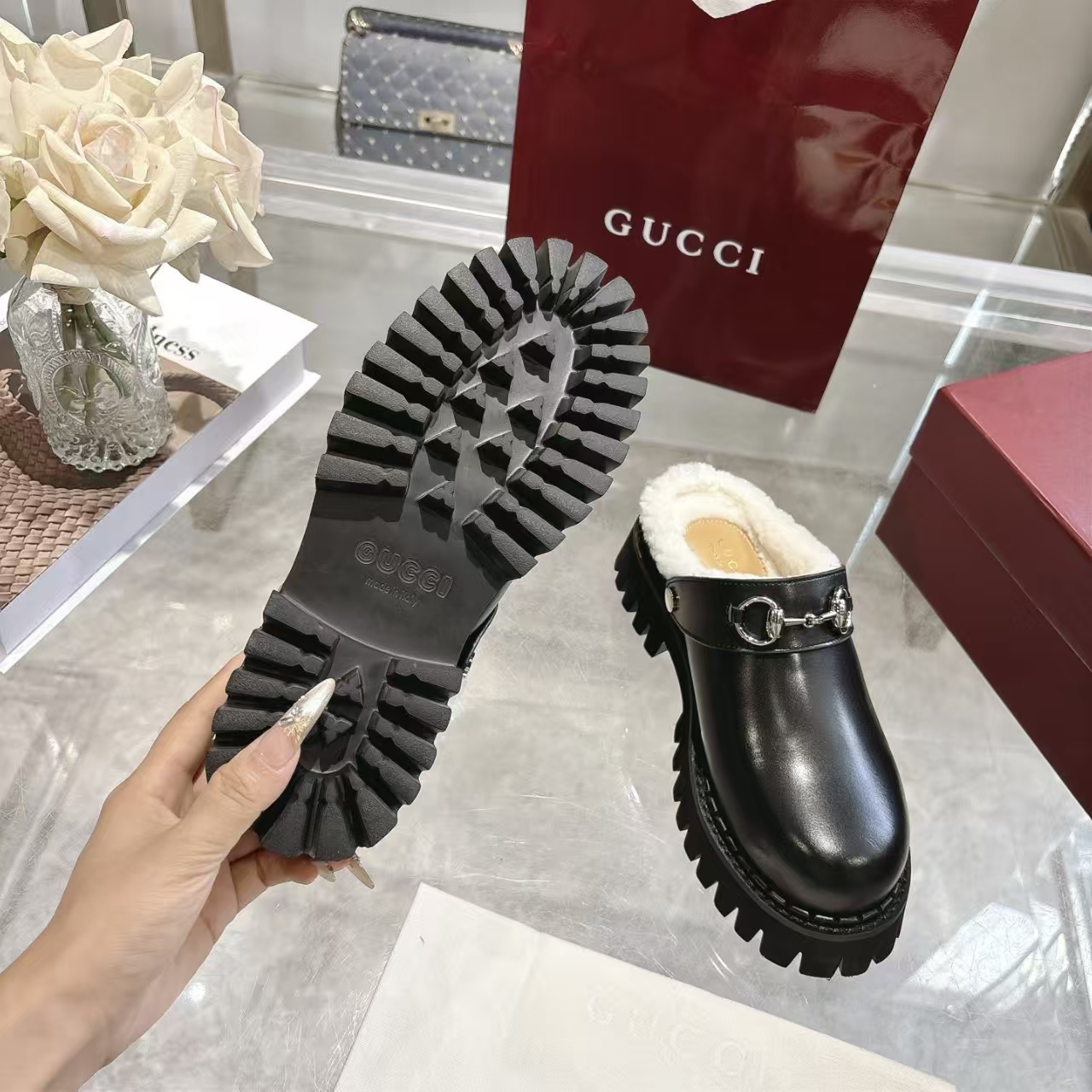 Gucci Horsebit Fall Winter New Arrival Women's Black Calfskin Shearling Mule | Leather Slip-On Slipper