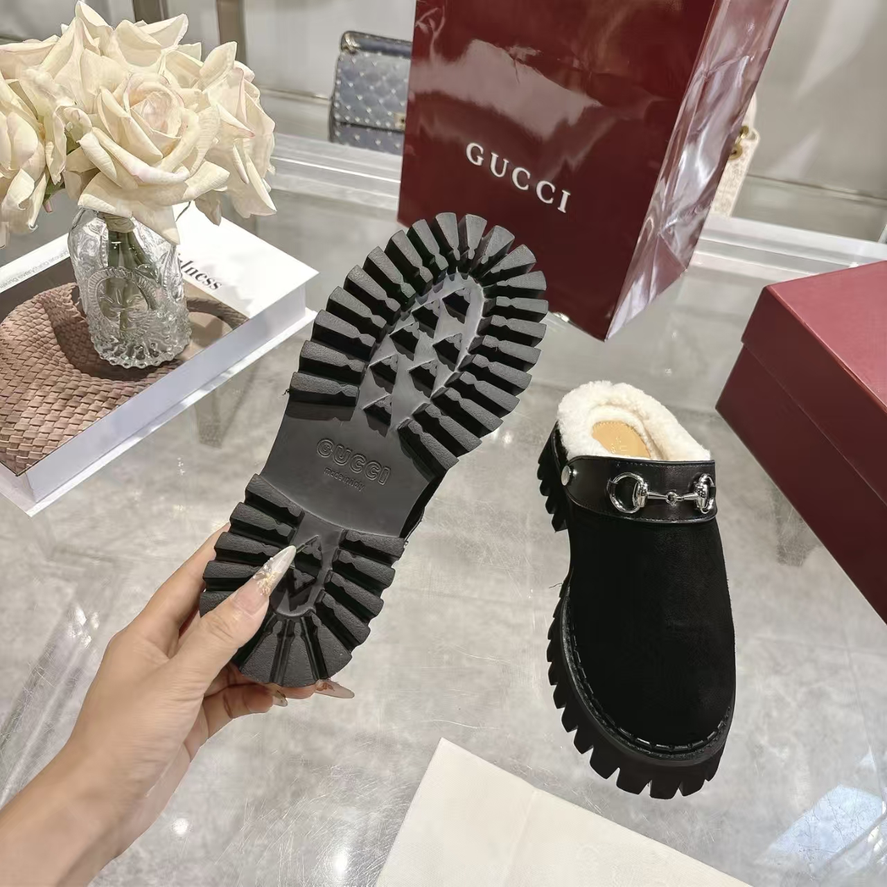 Gucci Horsebit Fall Winter New Arrival Women's Black Shearling Mule | Slip-On Slipper