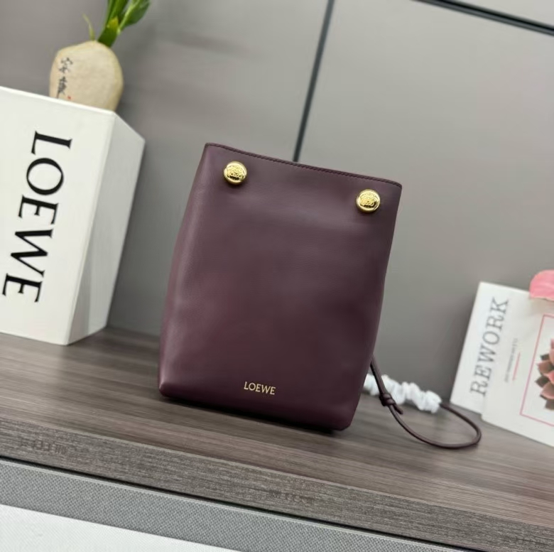 LOEWE Pebble Motif Pouch - Dark Burgundy, Smooth Calfskin