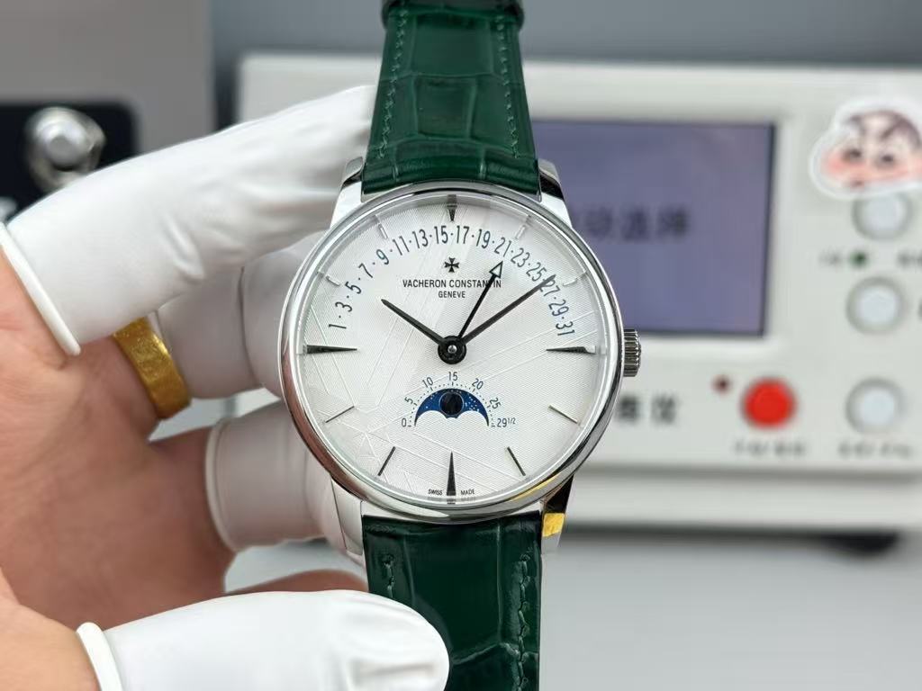 Luxury Vacheron Constantin Watch with Moon Phase and Retrograde Date Calendar - A Horological Masterpiece