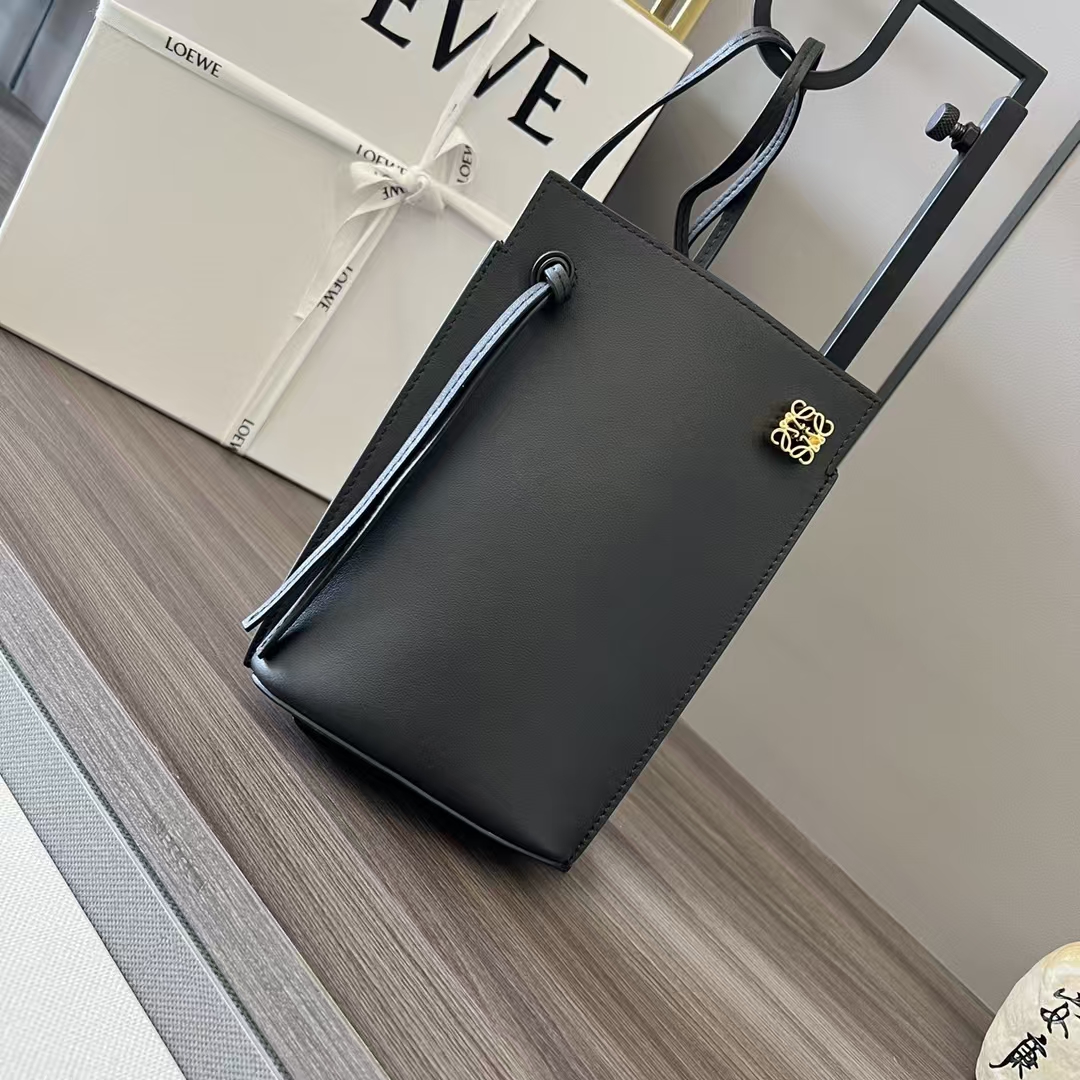 LOEWE Dice Pouch - Black Classic Leather, Pebble Motif