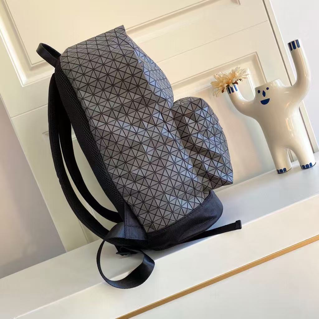 BAO BAO ISSEY MIYAKE Loop Backpack | The Foldable Geometric Essential