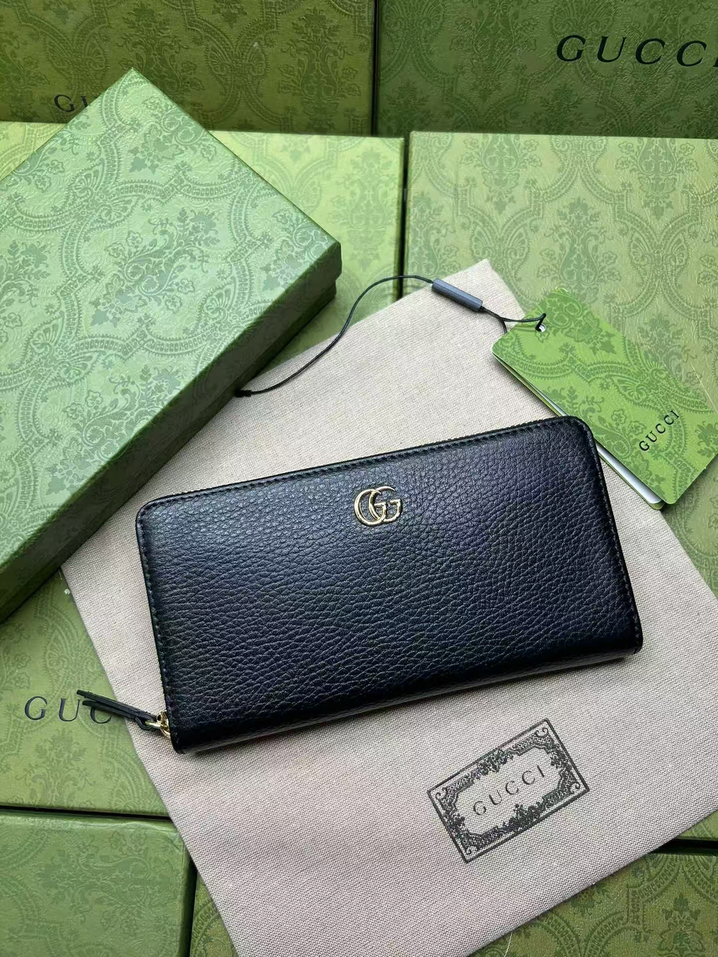 Gucci GG Marmont Two-Tone Zipp Wallet in Black | Metallic Leather with Crystal Double G