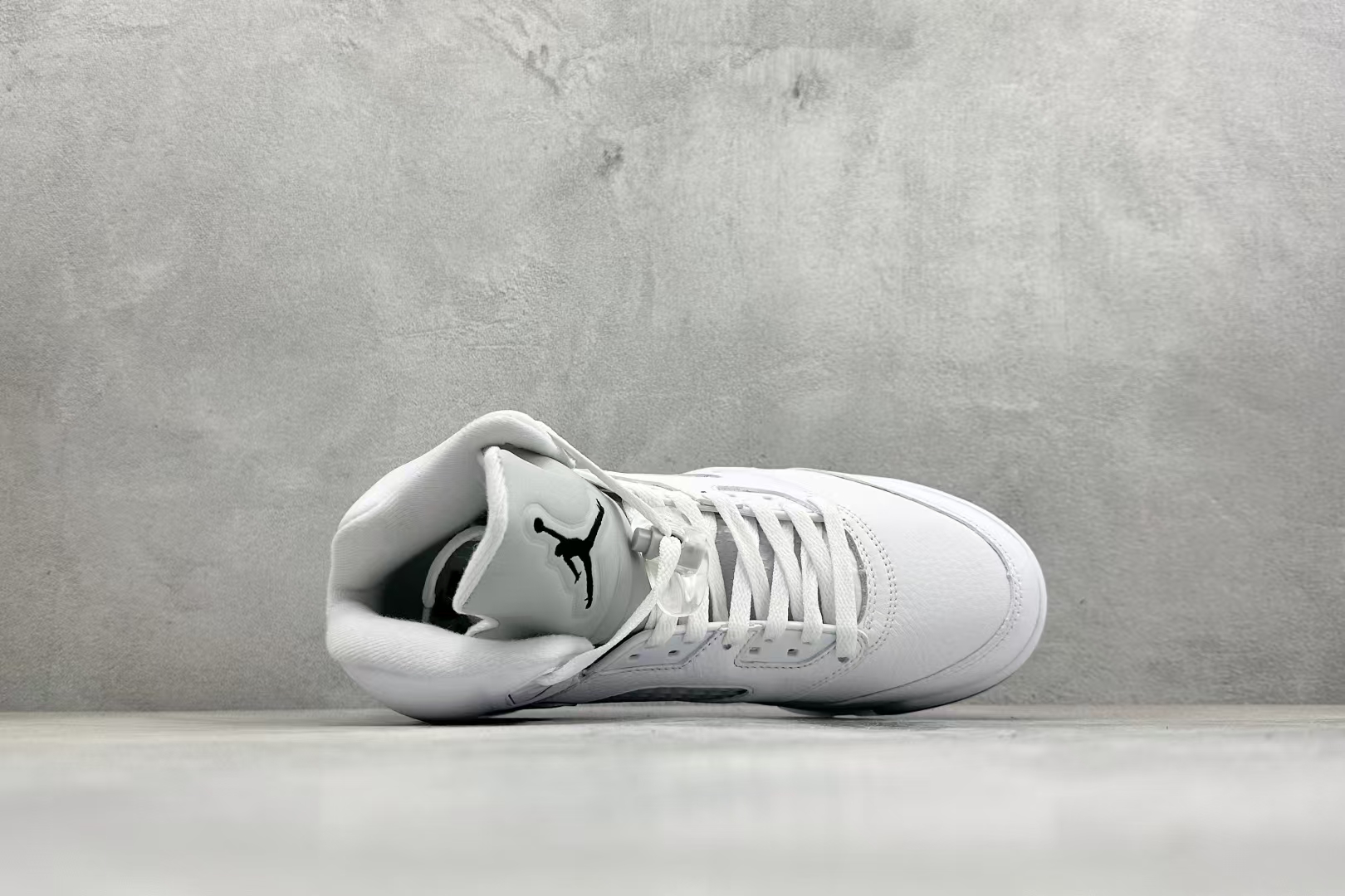 Air Jordan 5 Retro White | Mid-Top Vintage Basketball Sneaker