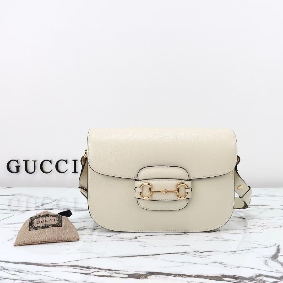 Gucci Horsebit 1955 Medium Shoulder Bag in White | Retro Textured Leather with Horsebit Detail