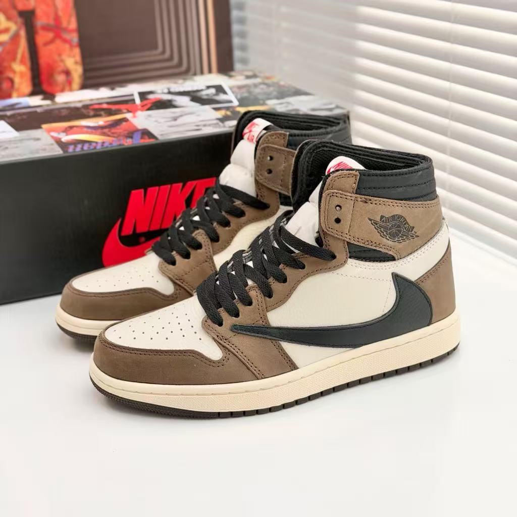 (MEN) Travis Sc0tt X Jordan 1 Retro High OG Mocha - CD4487-100
