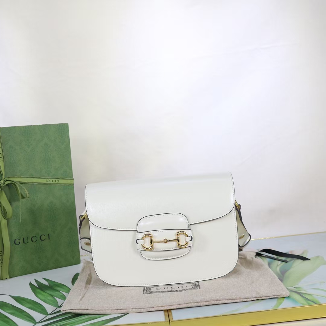 Gucci Horsebit 1955 Medium Shoulder Bag in White | Retro Textured Leather with Signature Horsebit