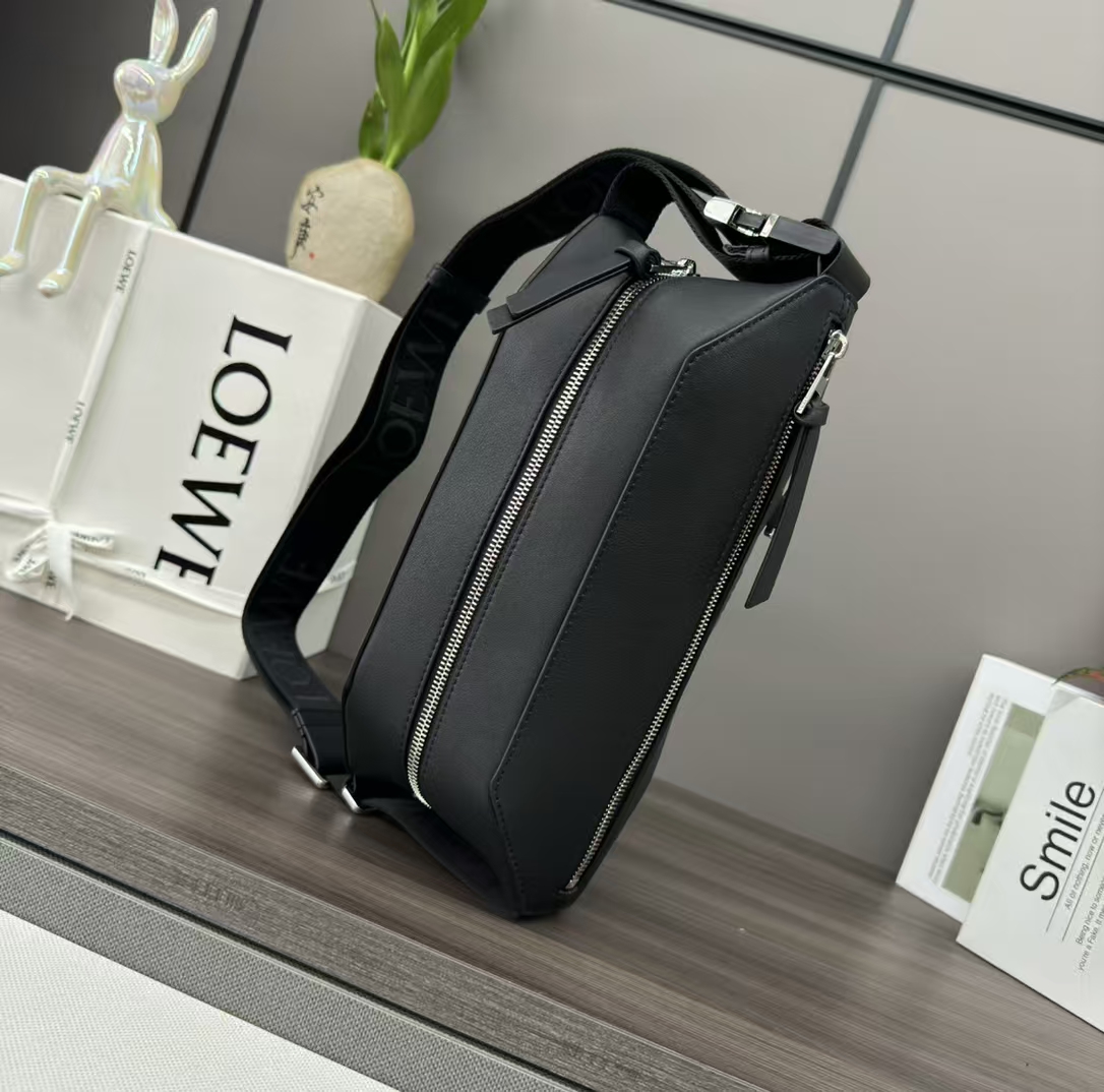 LOEWE Convertible Crossbody/Shoulder Bag, Black, Classic Leather