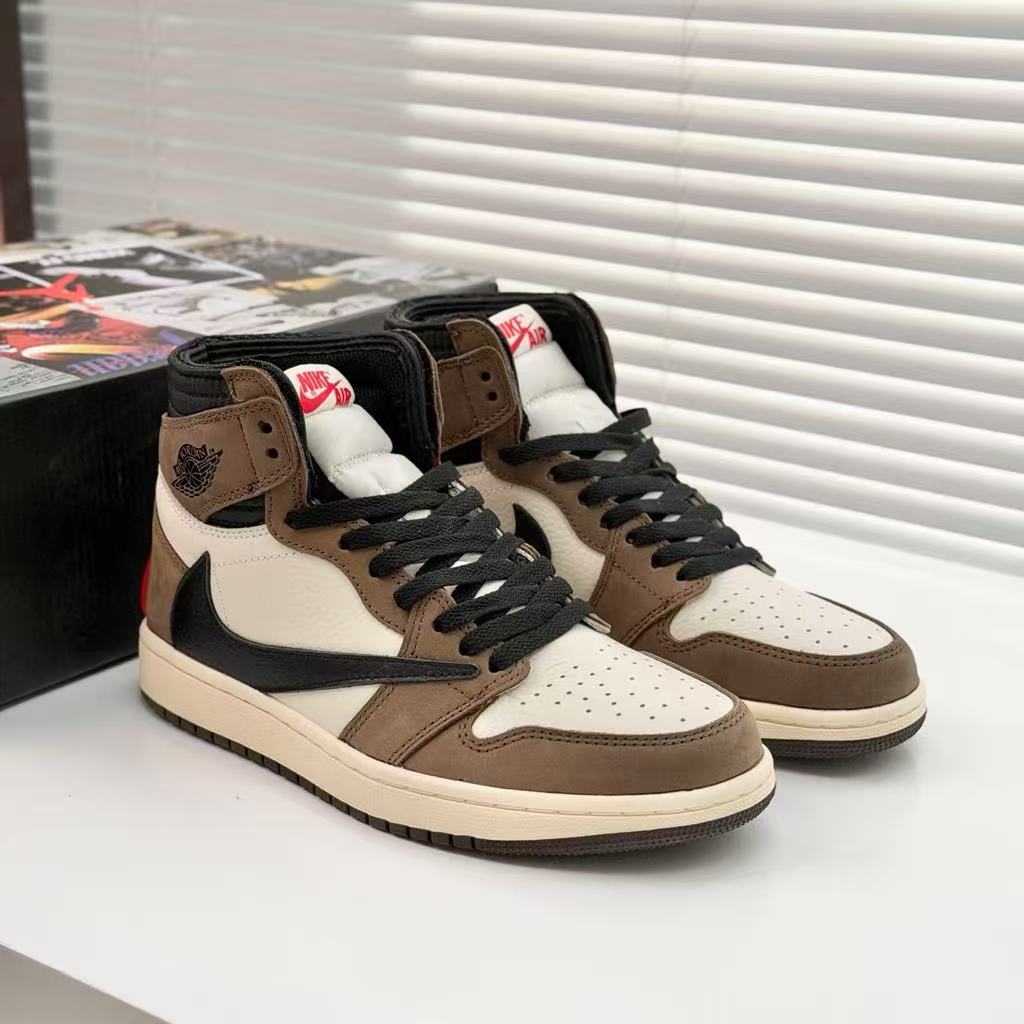 (MEN) Travis Sc0tt X Jordan 1 Retro High OG Mocha - CD4487-100