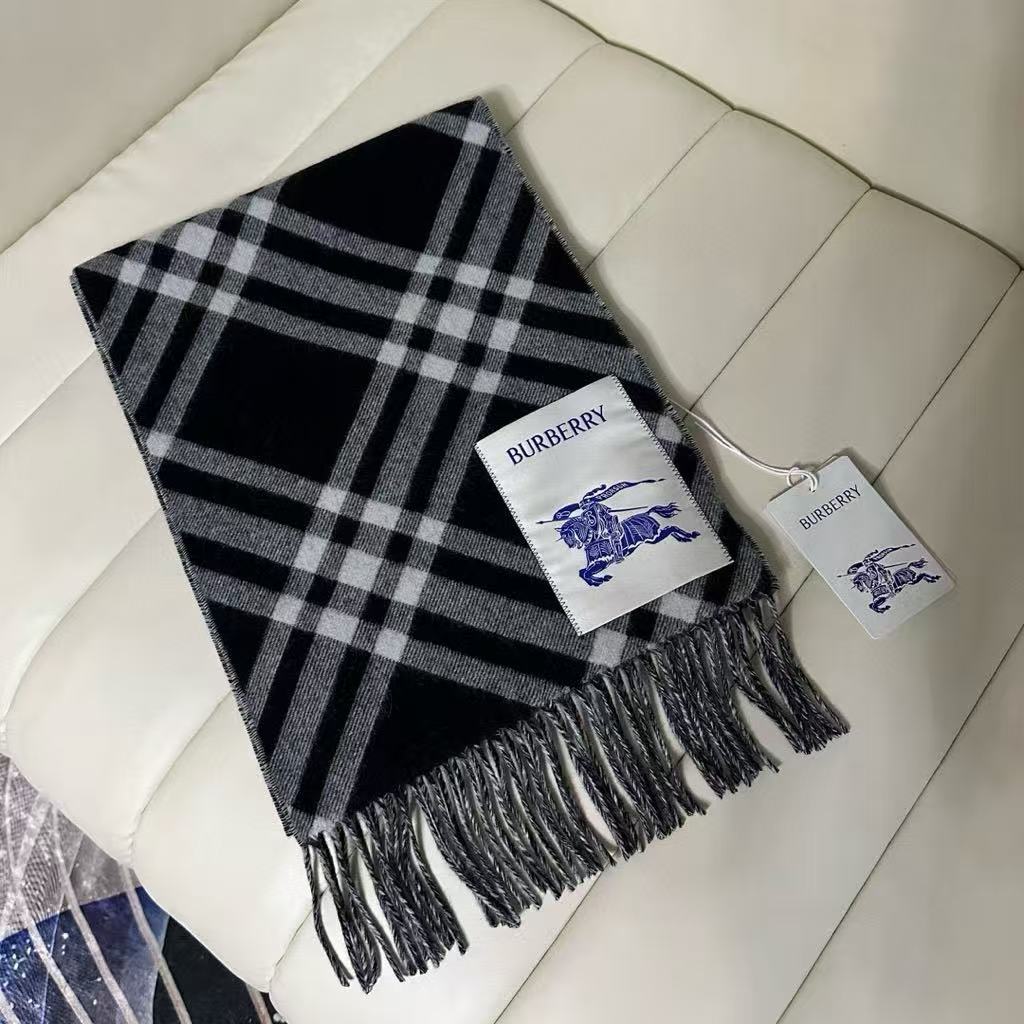 Luxurious Cashmere Scarf - Burberry's Signature Check
