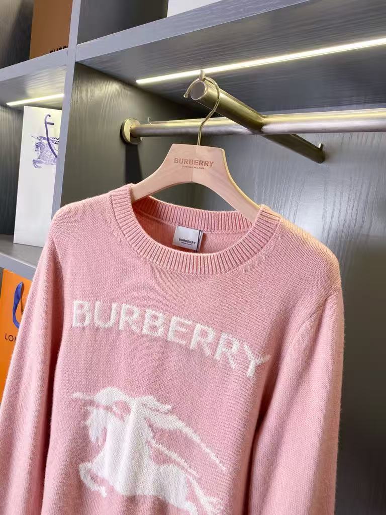 Burberry Equestrian Knight Logo Wool Cashmere Blend Knit Sweater for Women