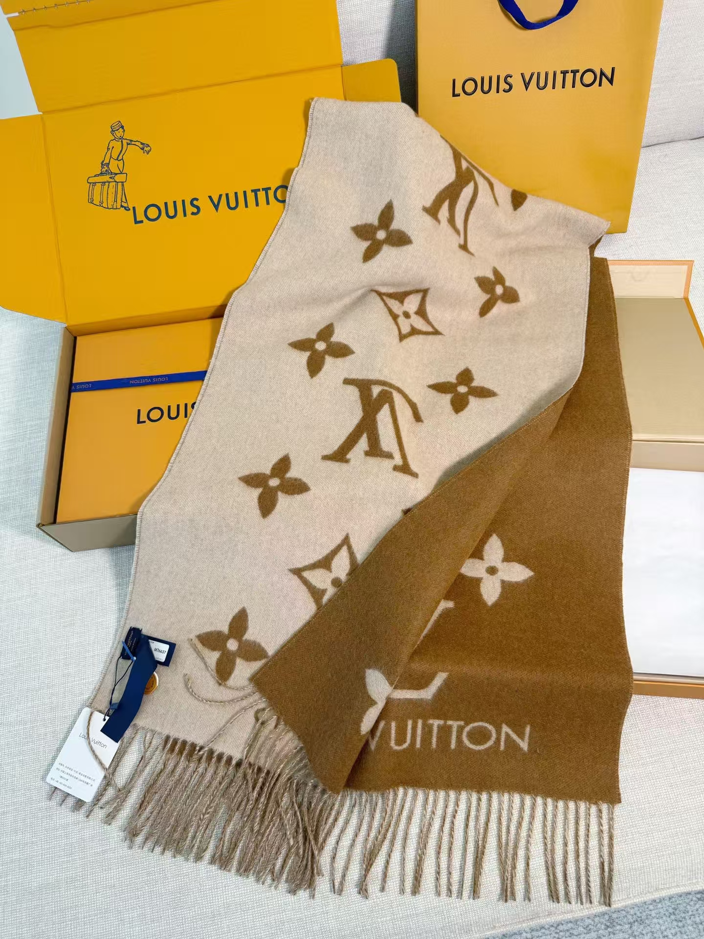 Louis Vuitton REYKJAVIK 2024 Edition Solid Cashmere Scarf