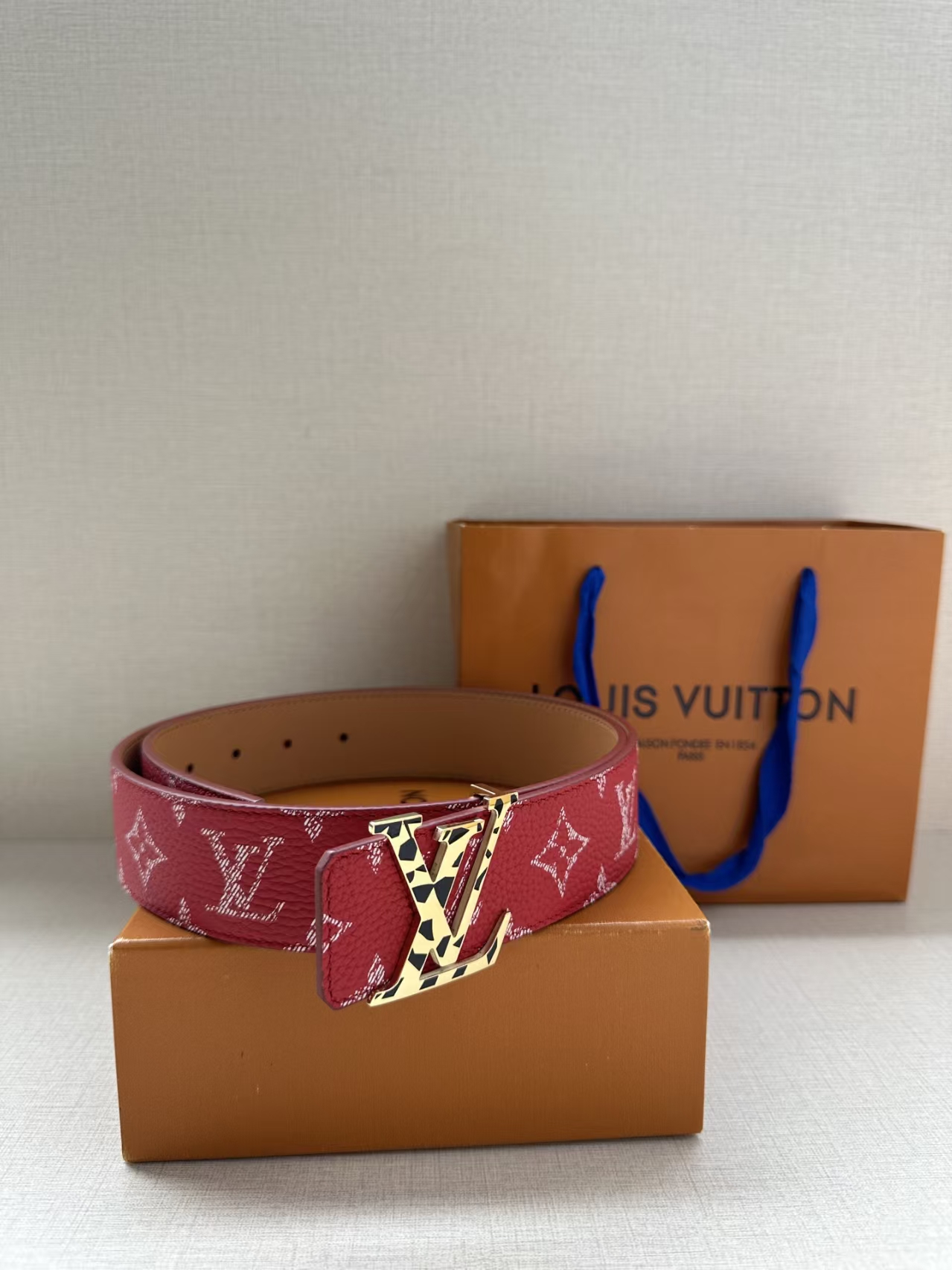 LOUIS VUITTON Reversible Belt