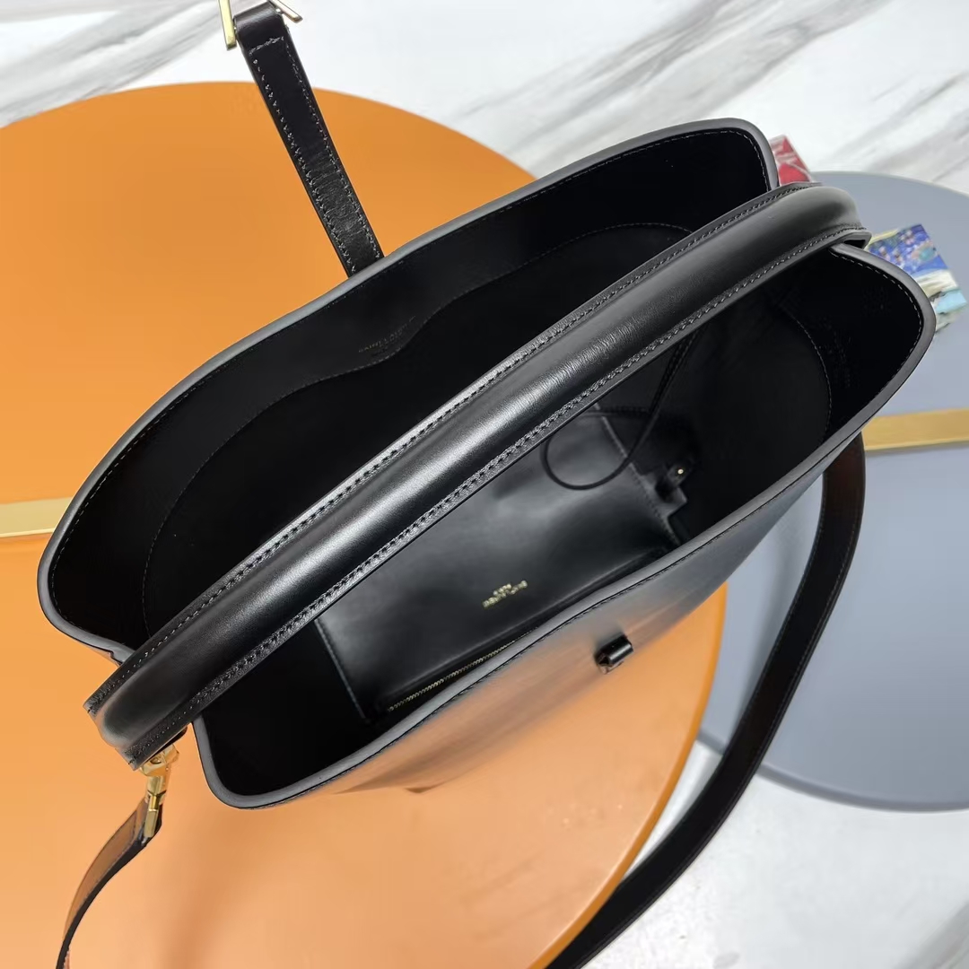 YSL LE 5À7 Bucket Bag