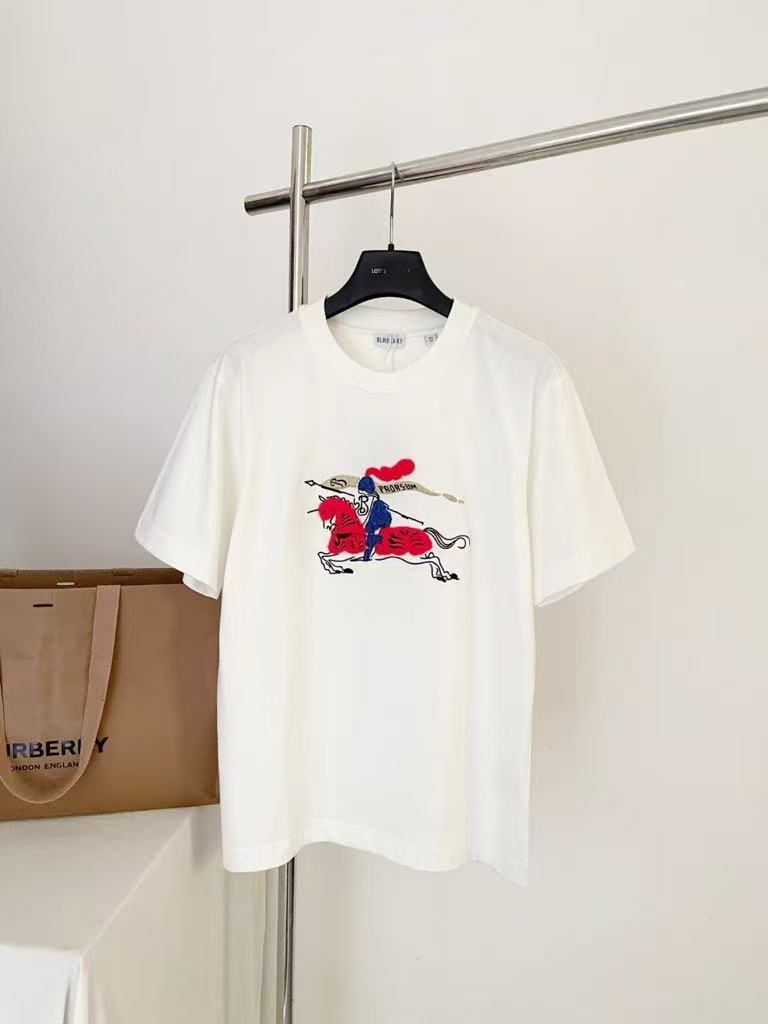 Burberry Iconic Equestrian Knight Emblem Tee - 100% Cotton Vintage-Inspired T-Shirt
