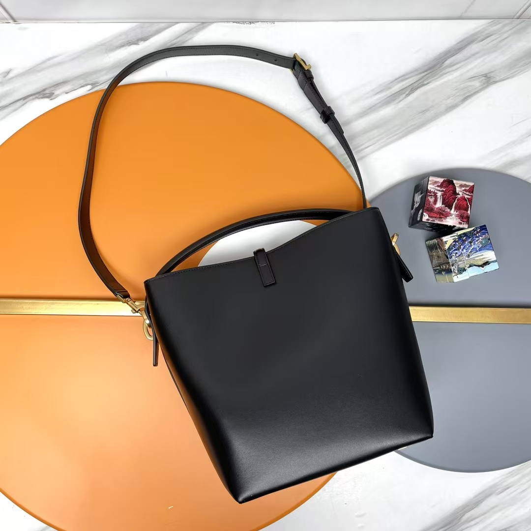 YSL LE 5À7 Bucket Bag