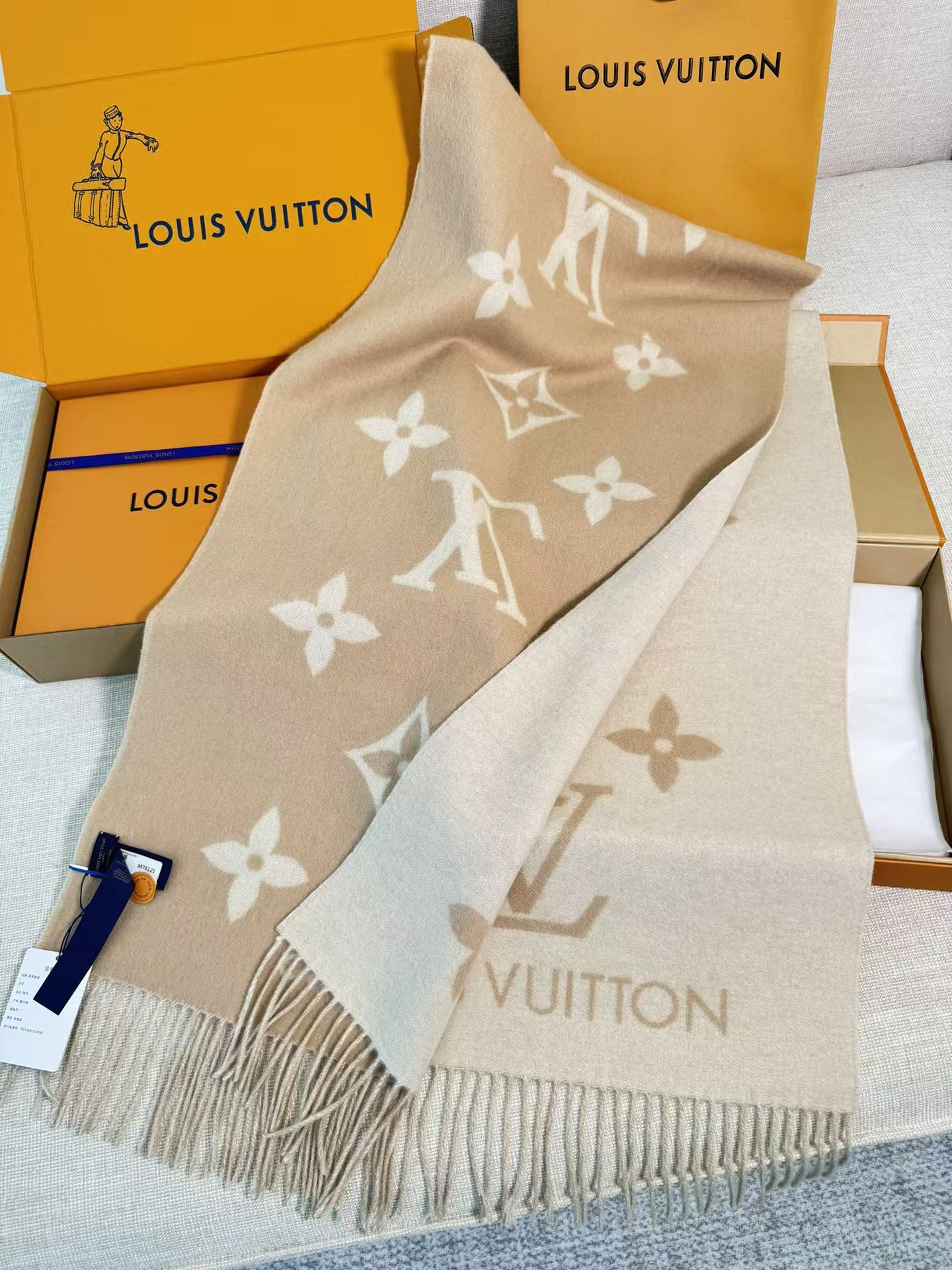 Louis Vuitton REYKJAVIK 2024 Edition Solid Cashmere Scarf