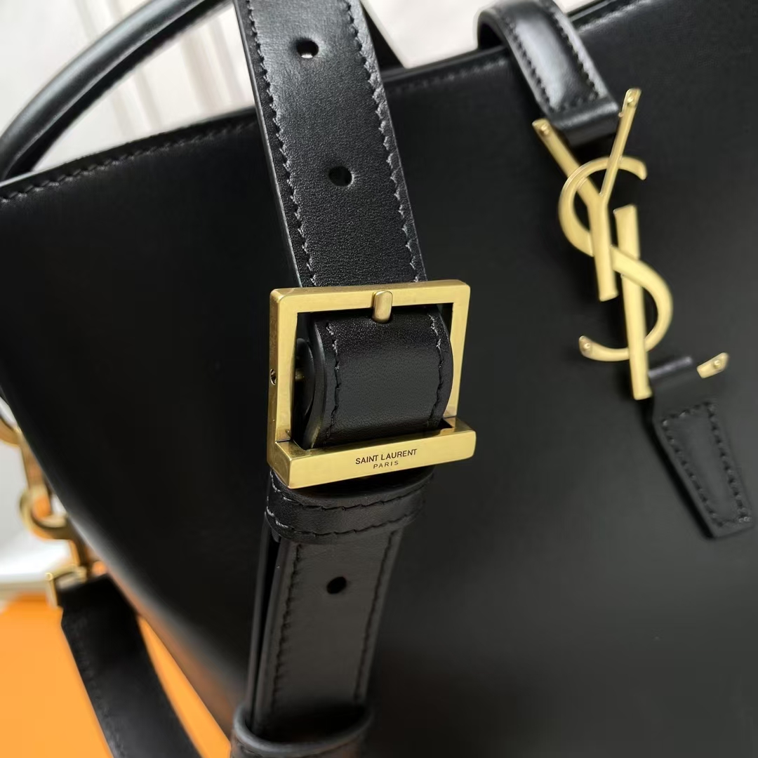 YSL LE 5À7 Bucket Bag
