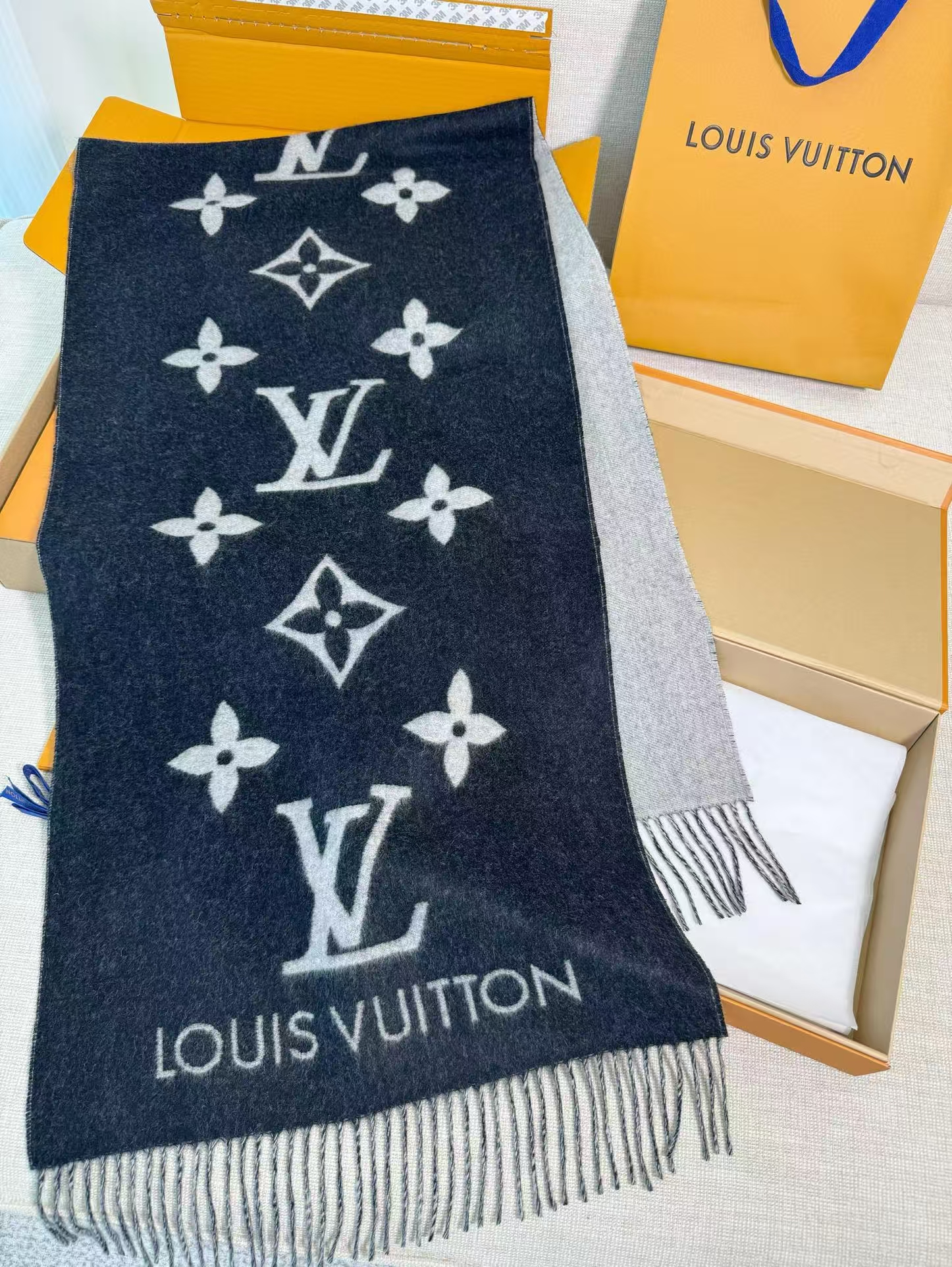 Louis Vuitton REYKJAVIK 2024 Edition Solid Cashmere Scarf