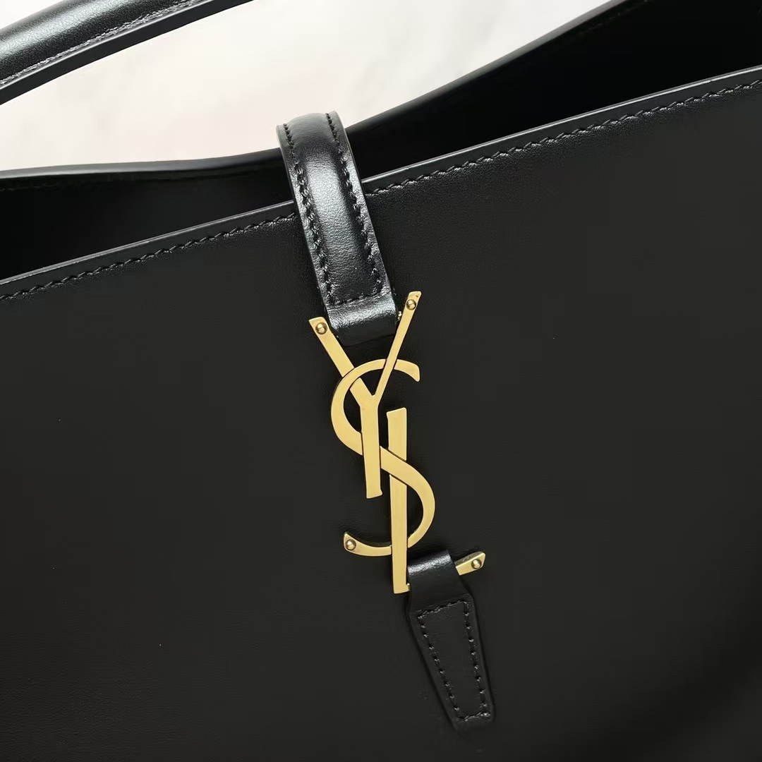 YSL LE 5À7 Bucket Bag