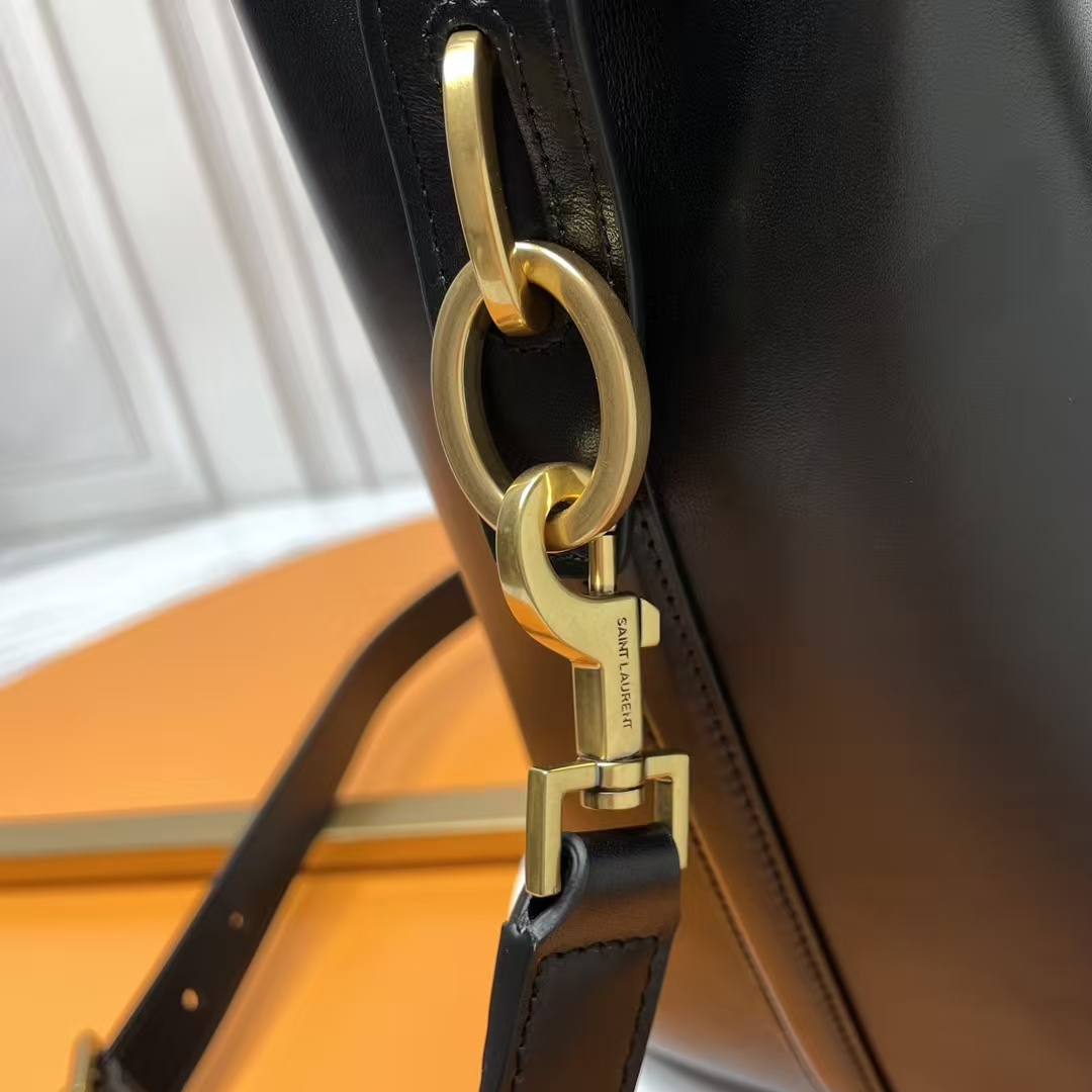 YSL LE 5À7 Bucket Bag