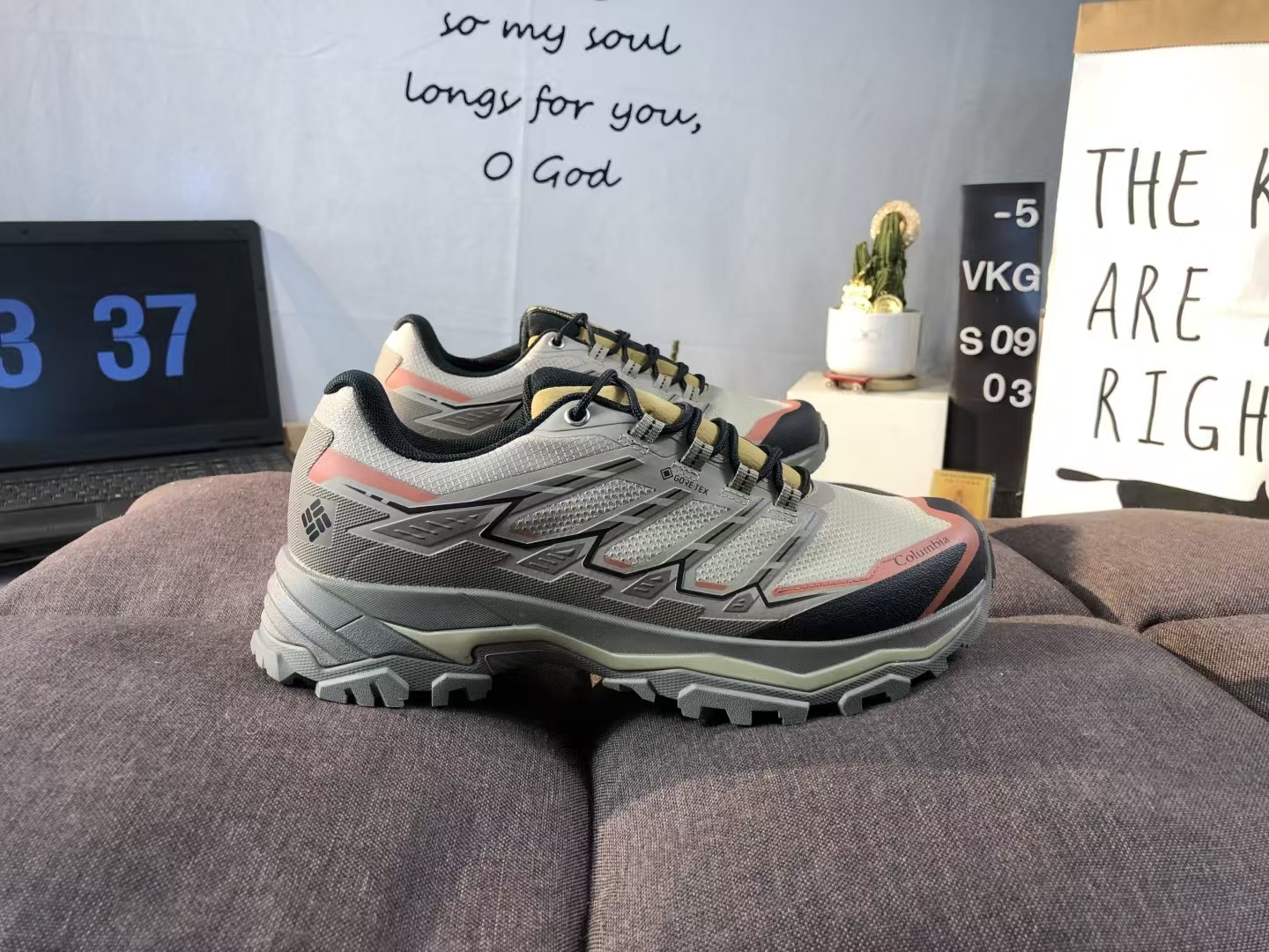 Columbia Men's Hiking Shoes Olive Green & Beige | Casual Outdoor Trail Walking Shoes