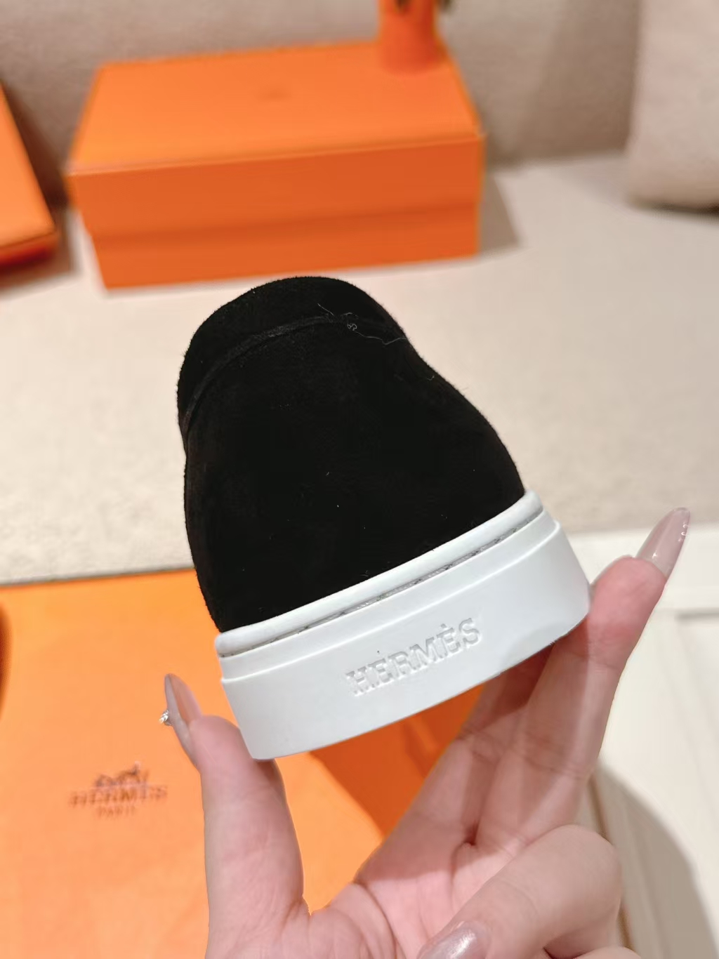 HERMÈS New Arrival Kelly Buckle Platform Loafer in White & Black