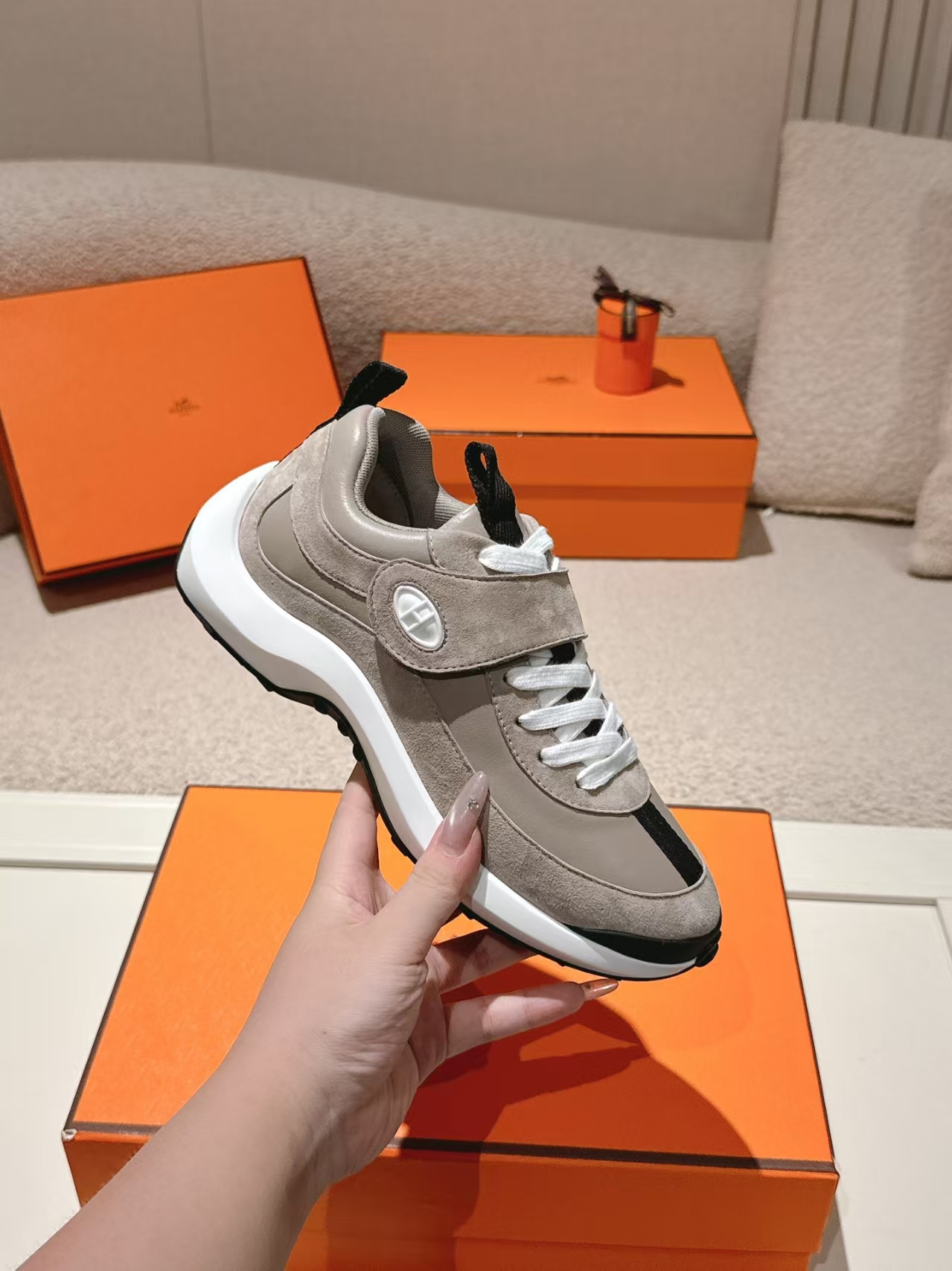 HERMÈS Loop White, Tan & Black Calfskin Casual Sneaker