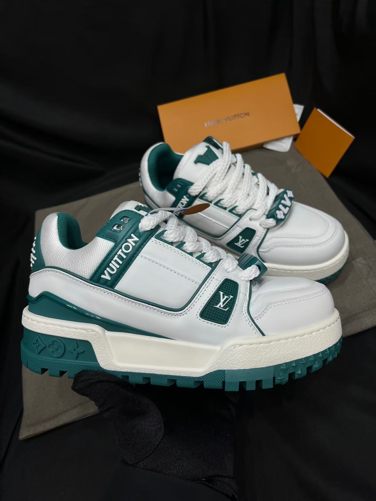 LOUIS VUITTON Trainer White & Forest Green | Chunky Bread Shoe