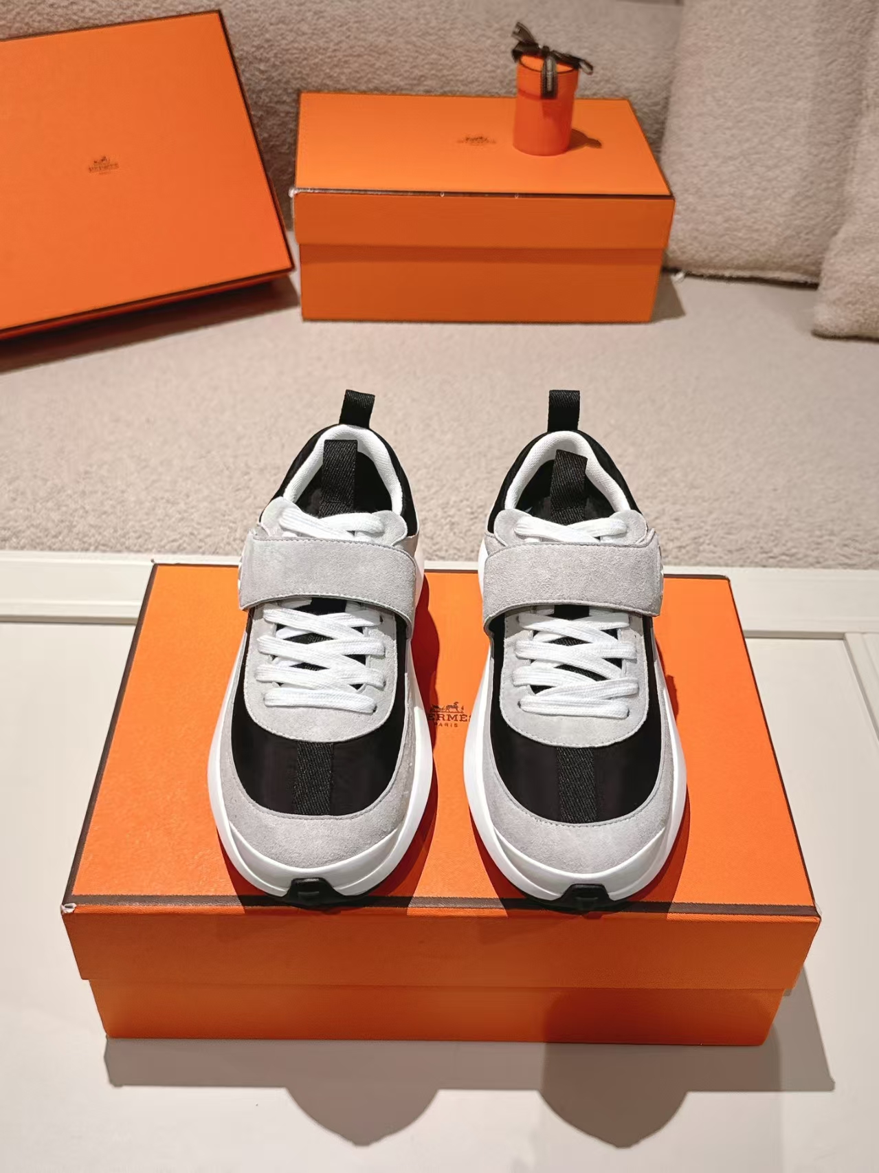 HERMÈS Loop White, Black & Grey Full-Grain Calfskin Casual Sneaker