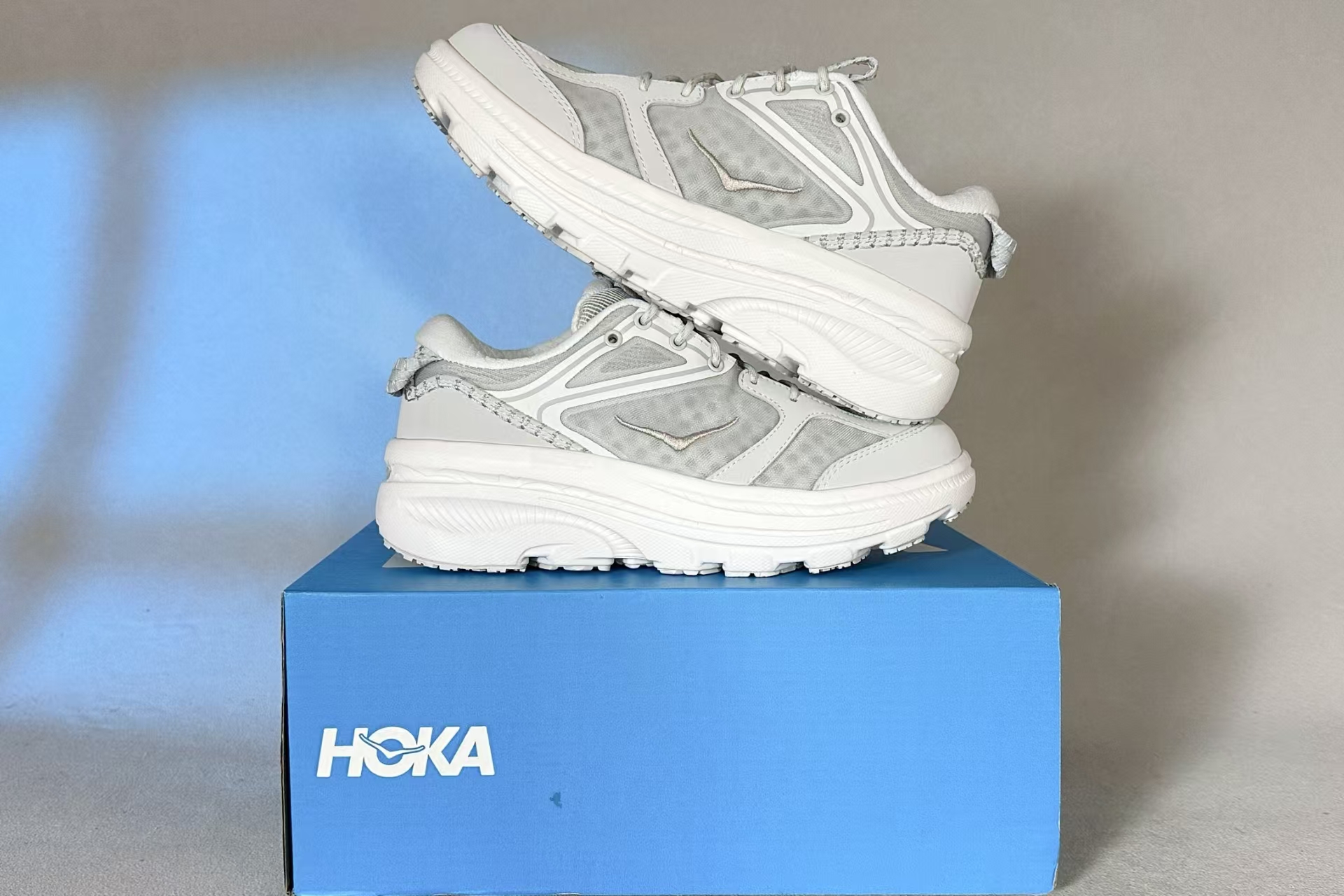 HOKA Bondi 8 White & Light Grey | Retro Comfort Anti-Slip Low-Top Running Shoes