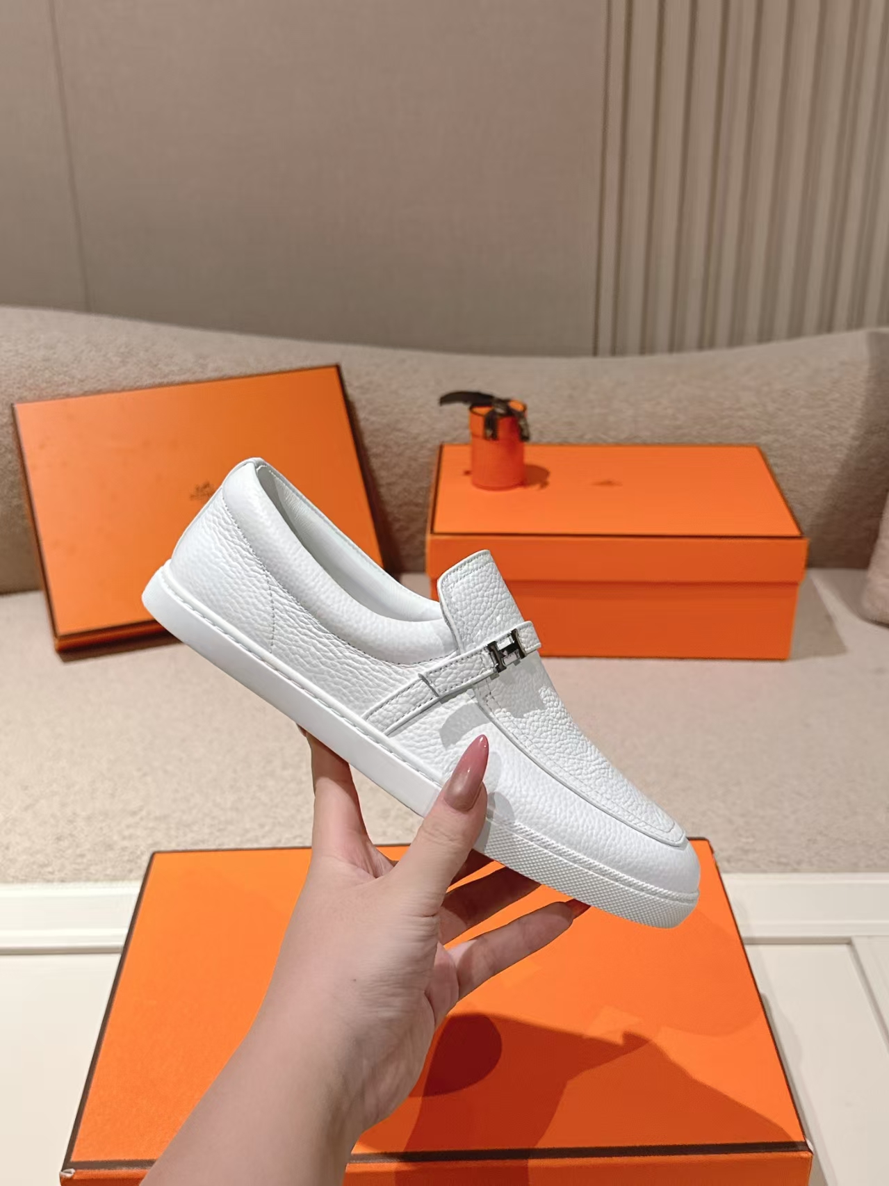 HERMÈS Fall Winter New Arrival Loafer in All-White | British Vintage Design