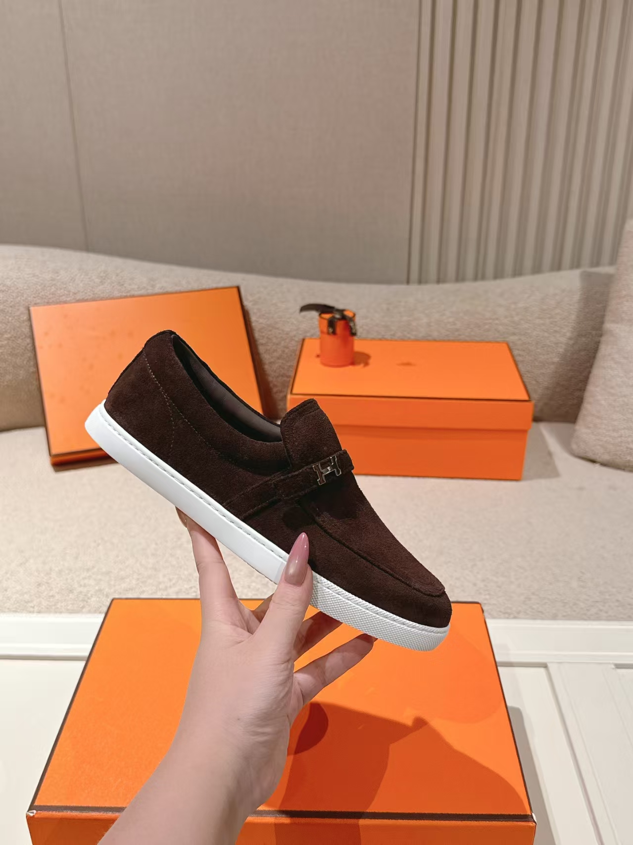 HERMÈS Fall Winter New Arrival Loafer in White & Dark Brown | British Vintage Design