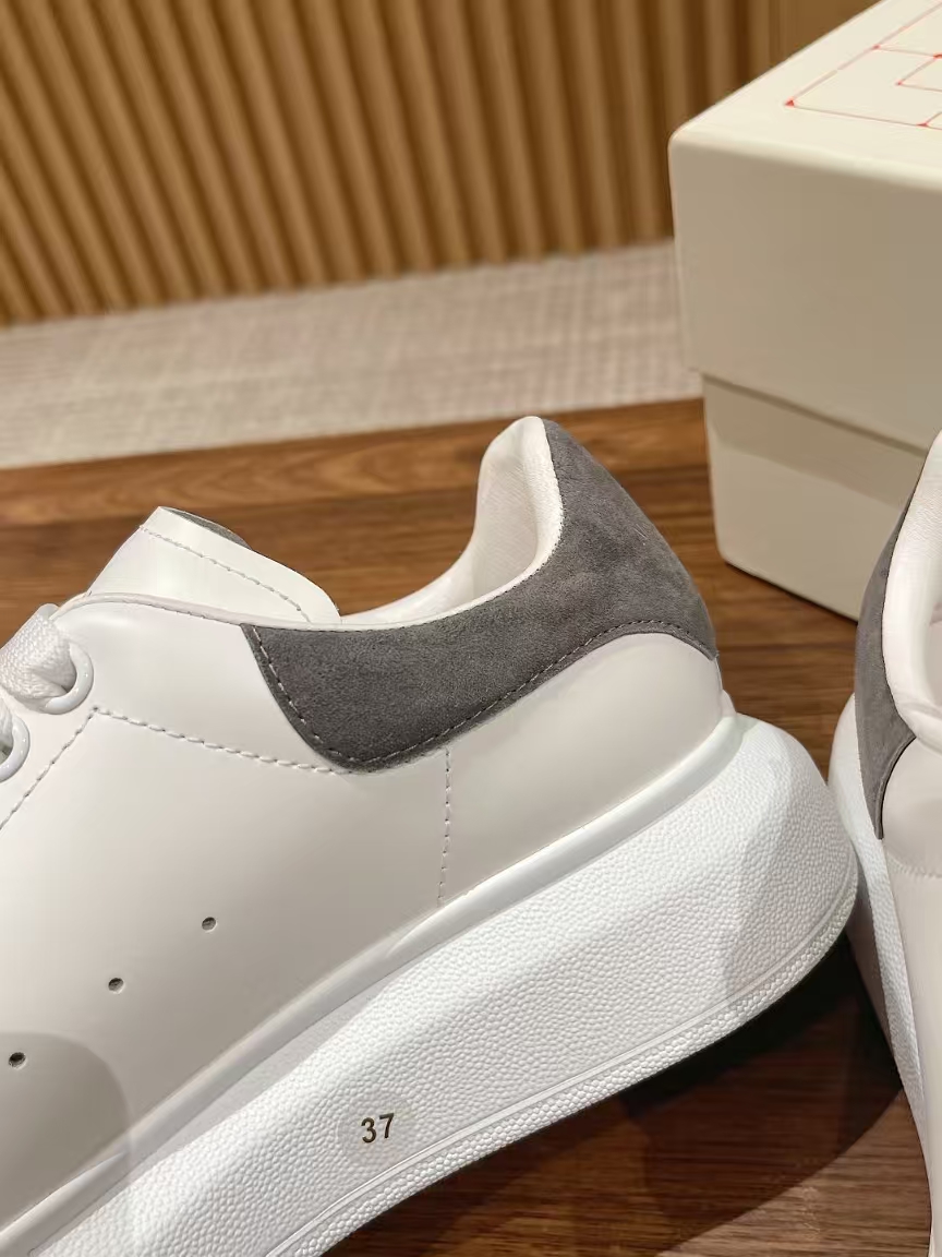 Alexander McQueen Outdoor Sneaker White & Charcoal Suede Tail | Sport Shoe