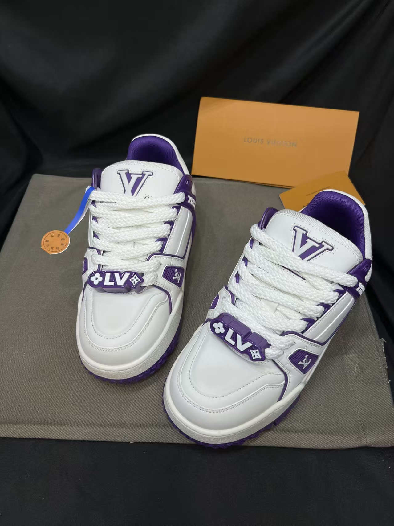 LOUIS VUITTON Trainer White & Navy | Chunky Bread Shoe