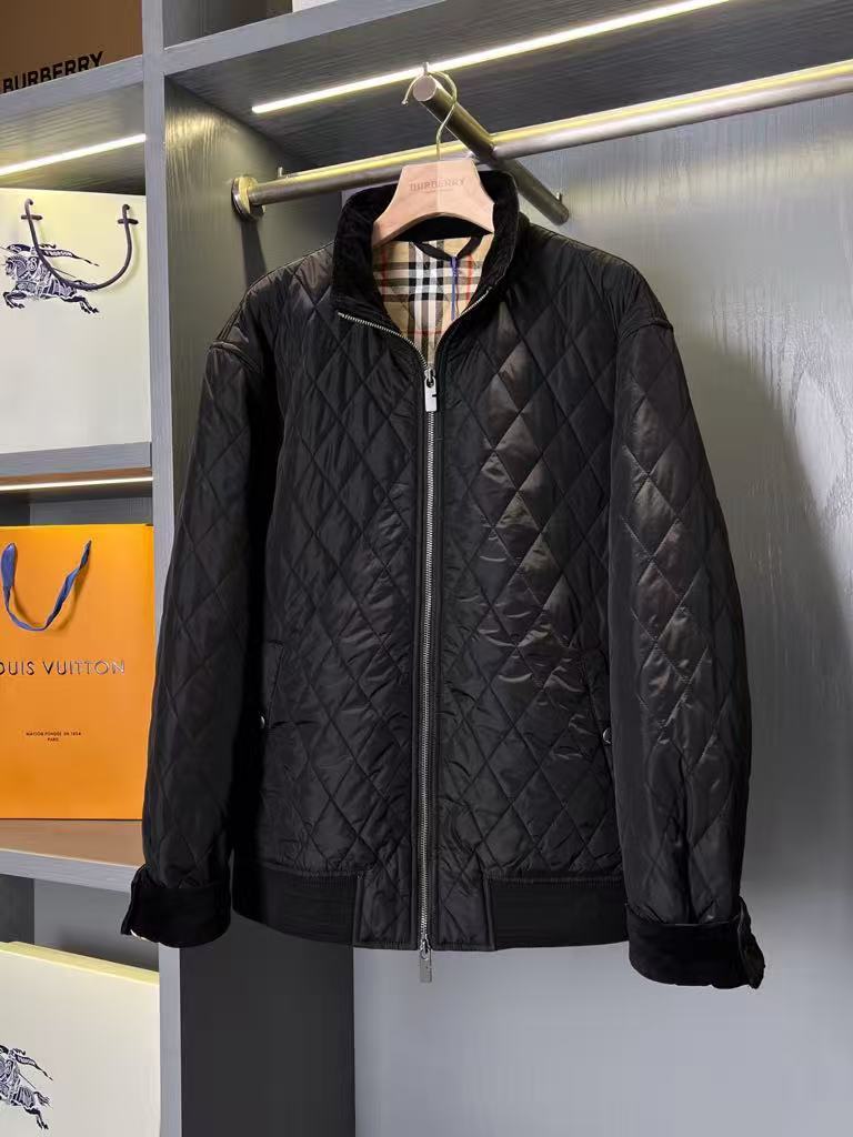 Black Burberry Quilted Nylon Jacket - Lightweight Packable Puffer Vest Coat