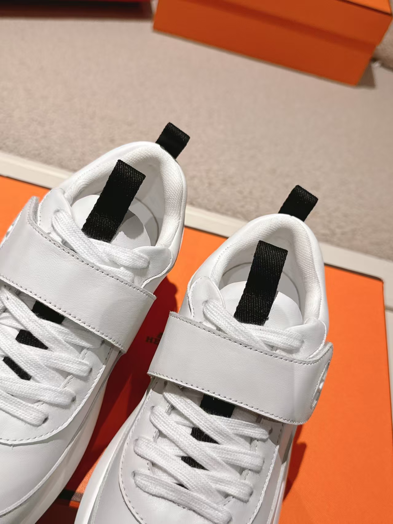 HERMÈS Loop White & Black Calfskin Casual Sneaker