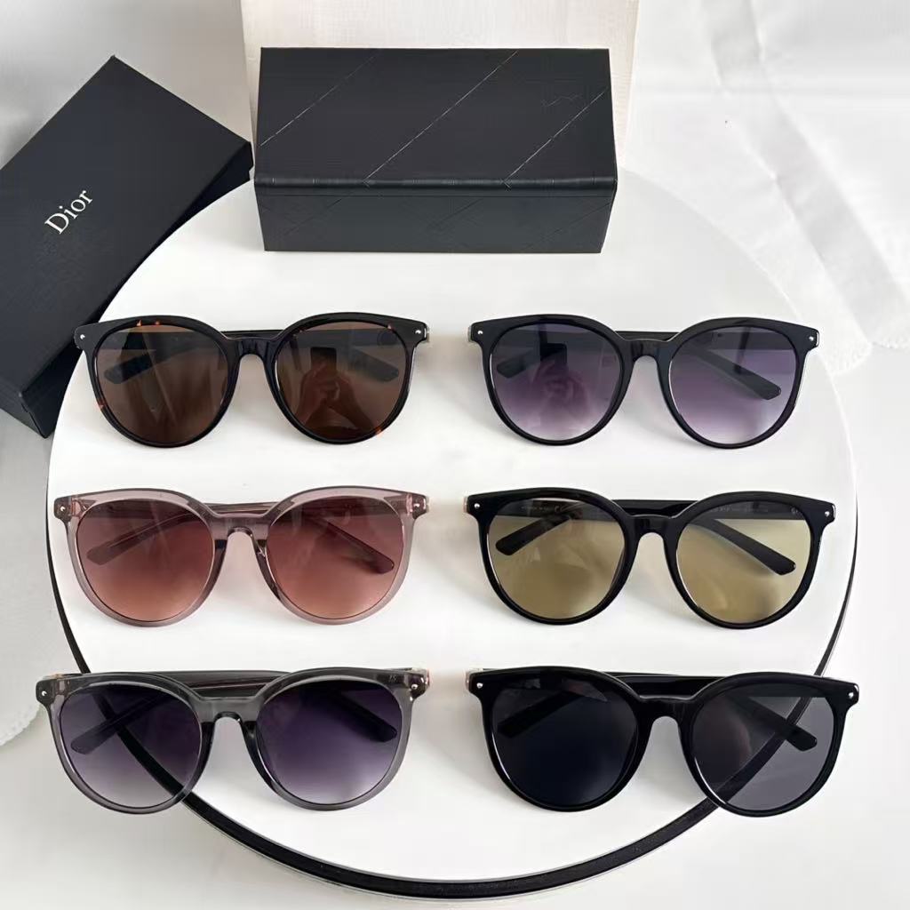 Dior Petit CDR1F sunglasses Black frame