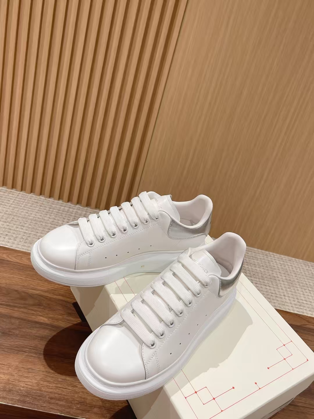 Alexander McQueen Outdoor Sneaker White & Metallic Silver Tail | Sport Shoe