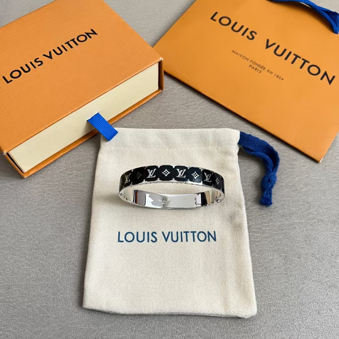 LOUIS VUITTON Bracelet