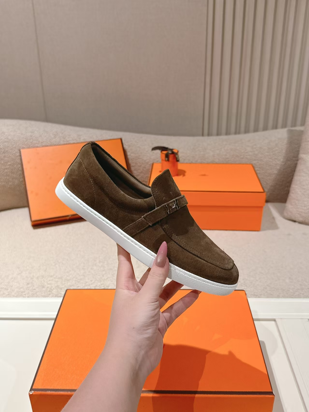 HERMÈS Fall Winter New Arrival Loafer in White & Dark Brown | British Vintage Design