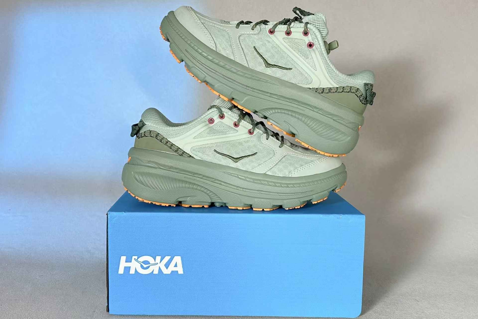 HOKA Bondi 8 Mint Green & Beige | Retro Comfort Anti-Slip Low-Top Running Shoes