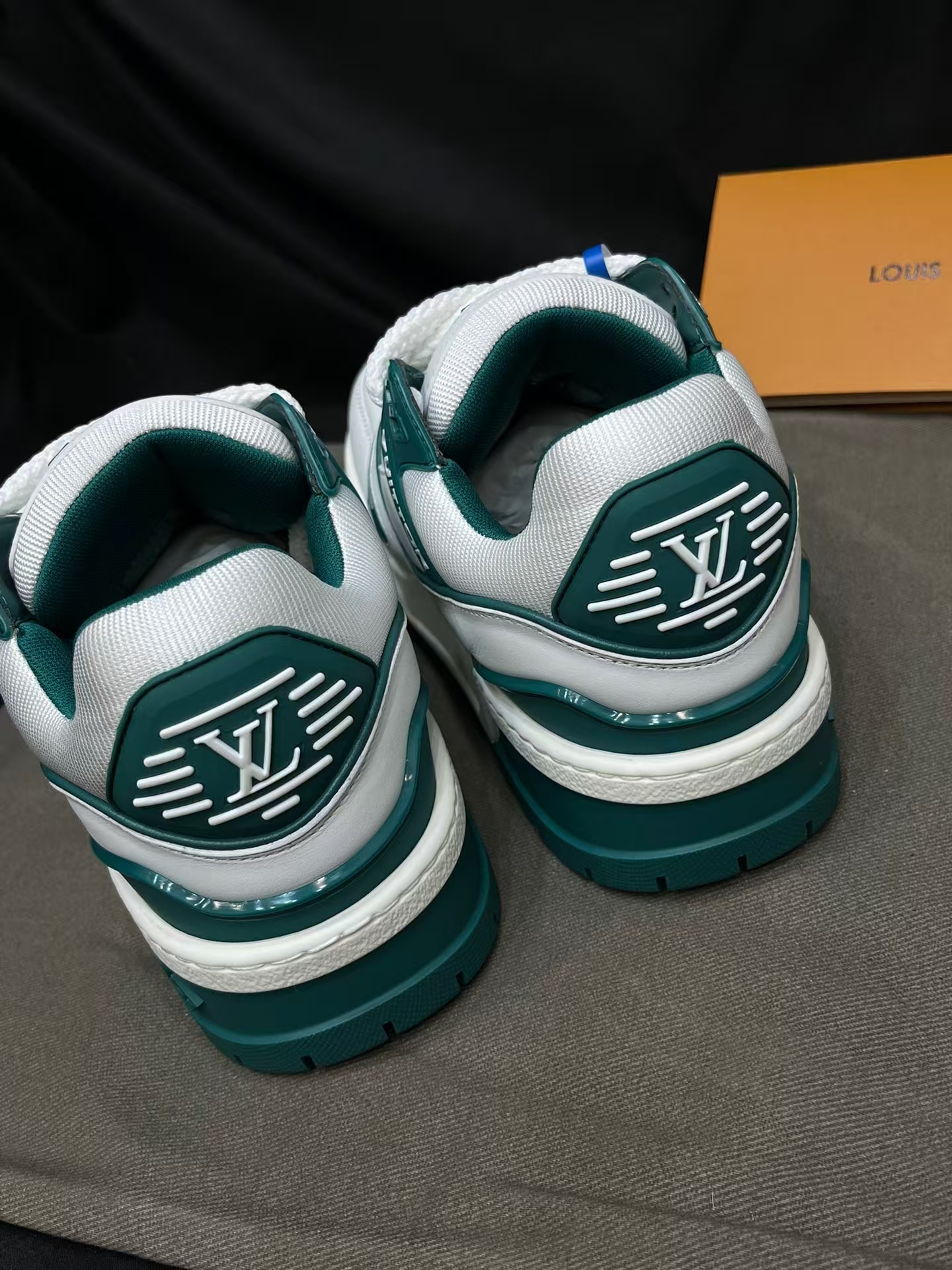 LOUIS VUITTON Trainer White & Forest Green | Chunky Bread Shoe