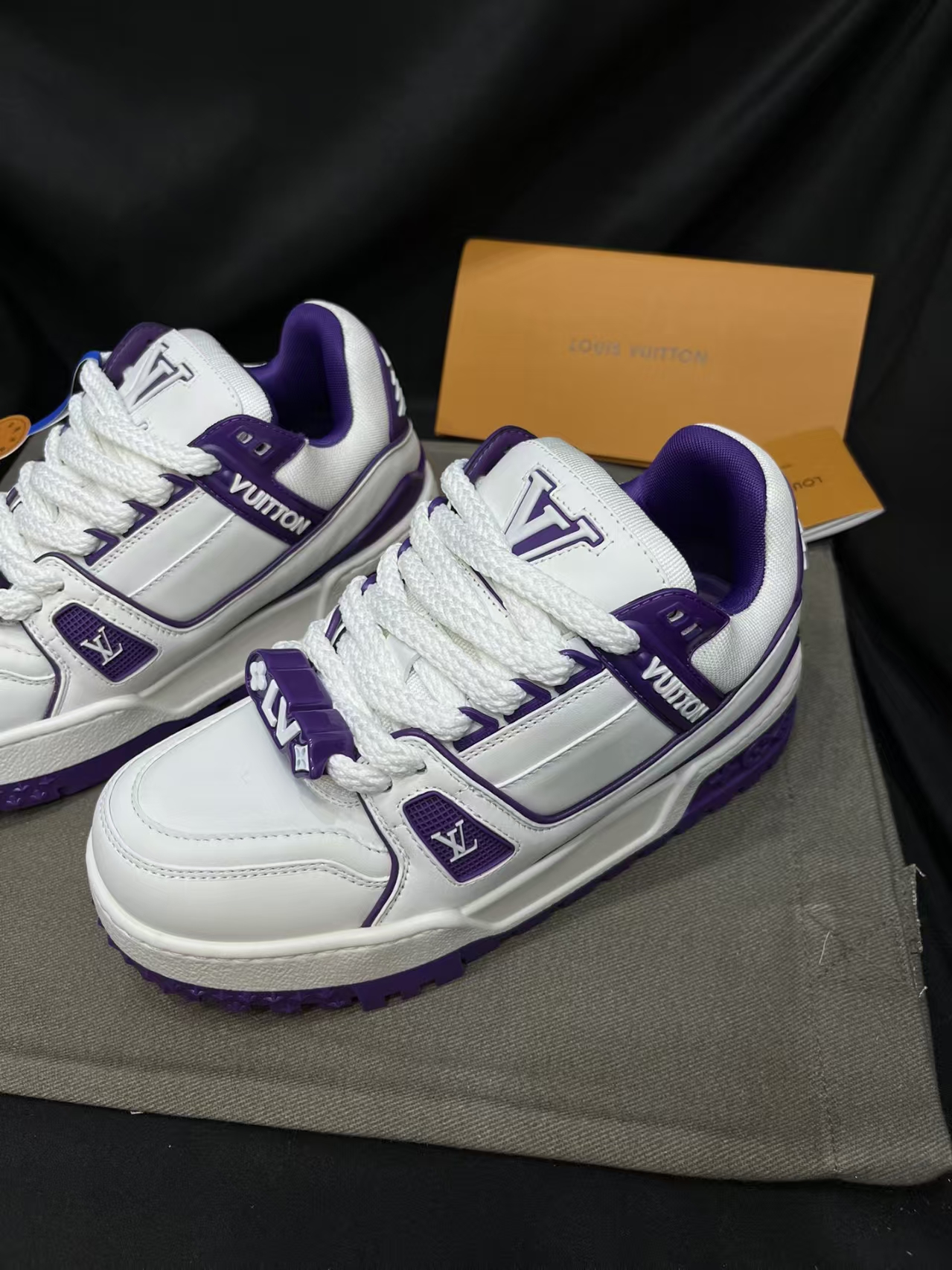 LOUIS VUITTON Monogram Floral Side Accent in White & Green | Leather & Embroidery Collection