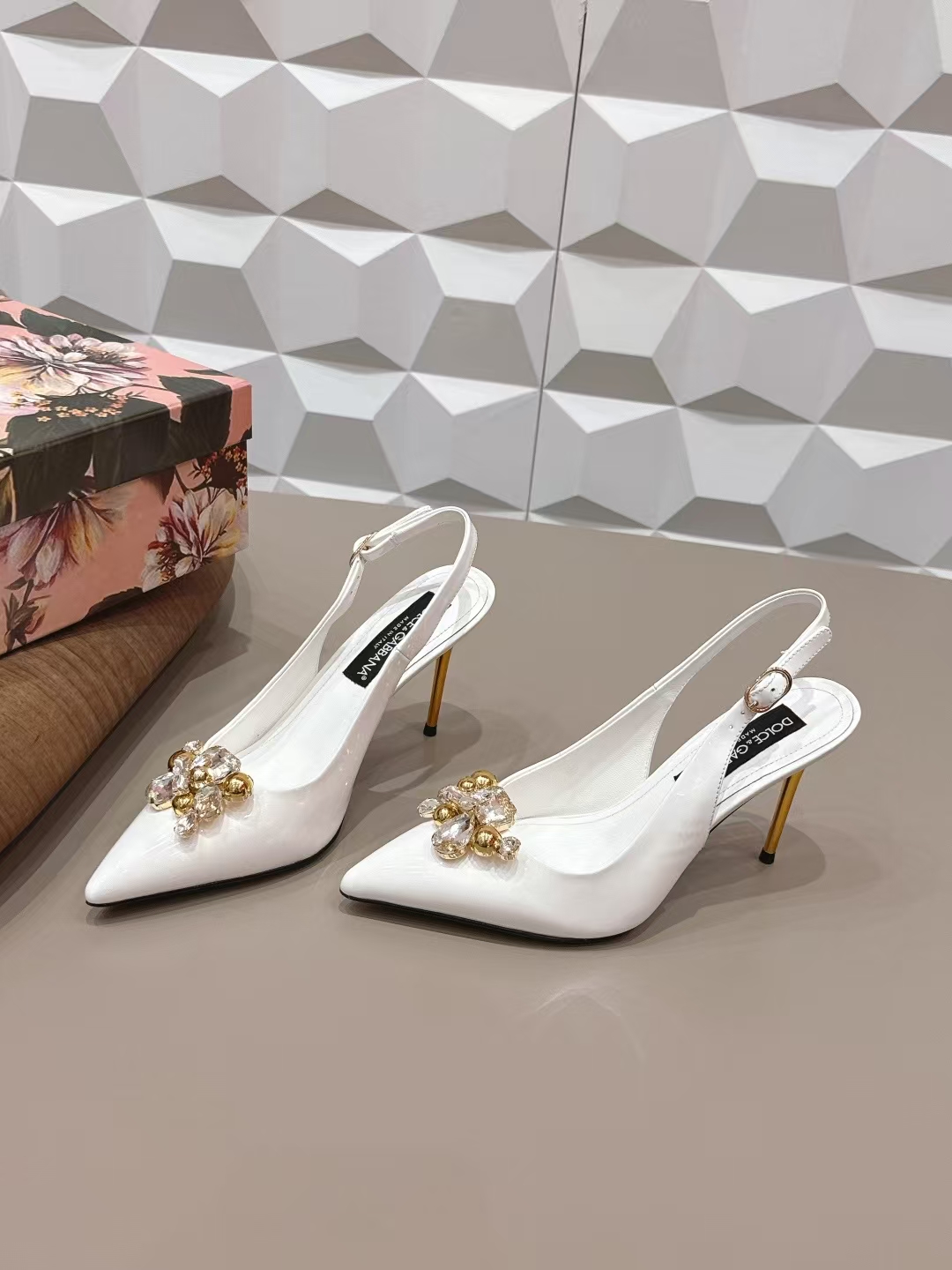 Dolce & Gabbana 9.5cm Pointed-Toe Crystal Buckle High Heel Pump in White